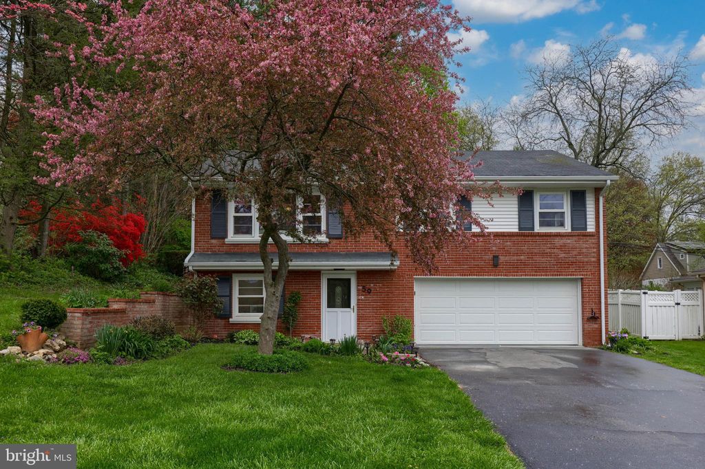 Photo of 59 Jackson Drive, Lancaster, PA 17603 (MLS # PALA2049568)