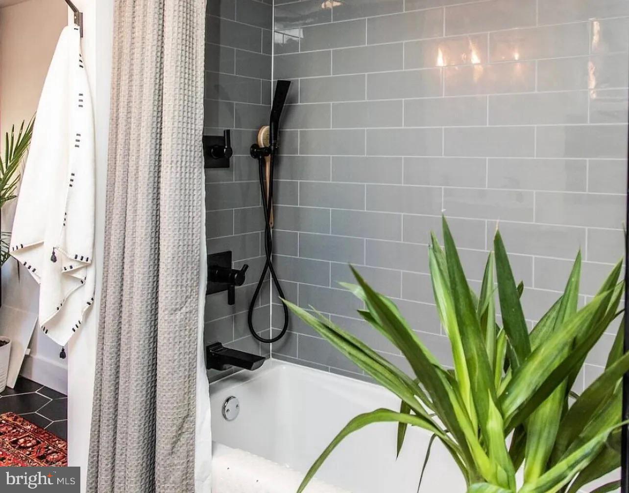 BELLA VISTA - Residential