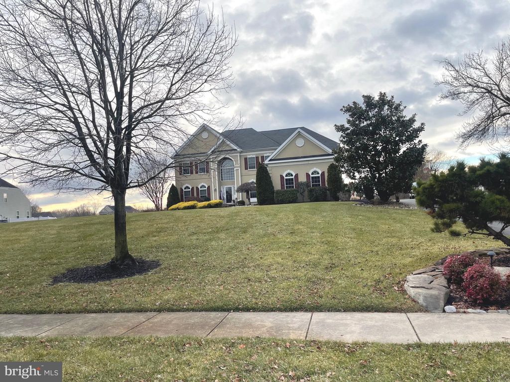 Photo of 104 Willowbrook Court, SWEDESBORO, NJ 08085 (MLS # NJGL2067856)