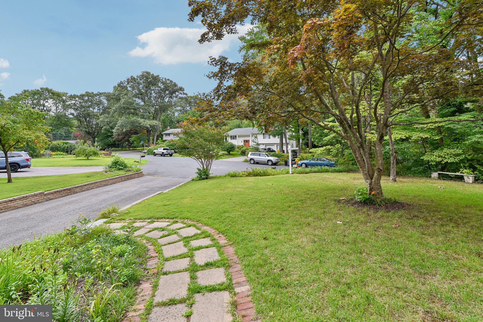 582 RICHARD WAY