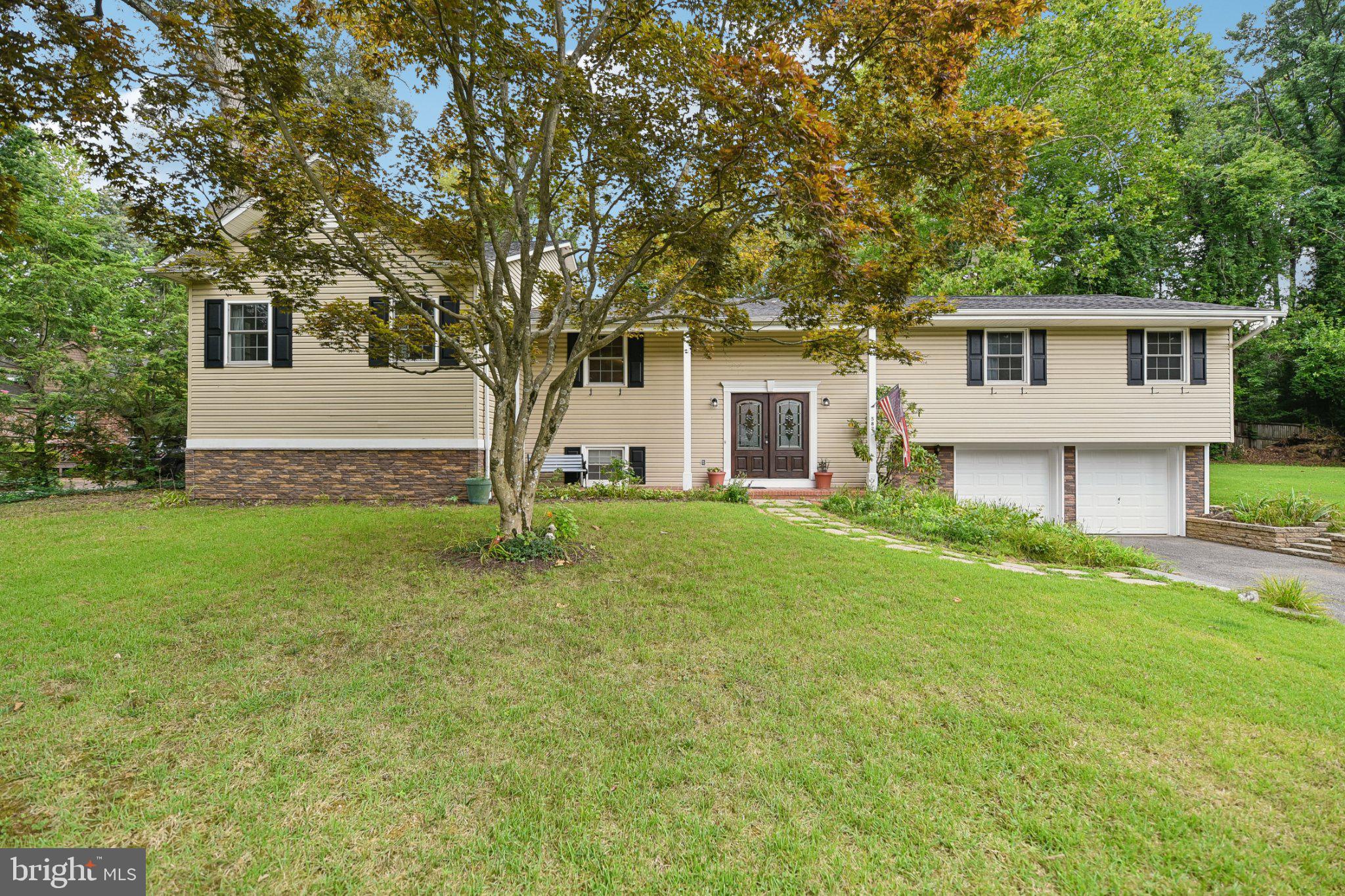 582 RICHARD WAY