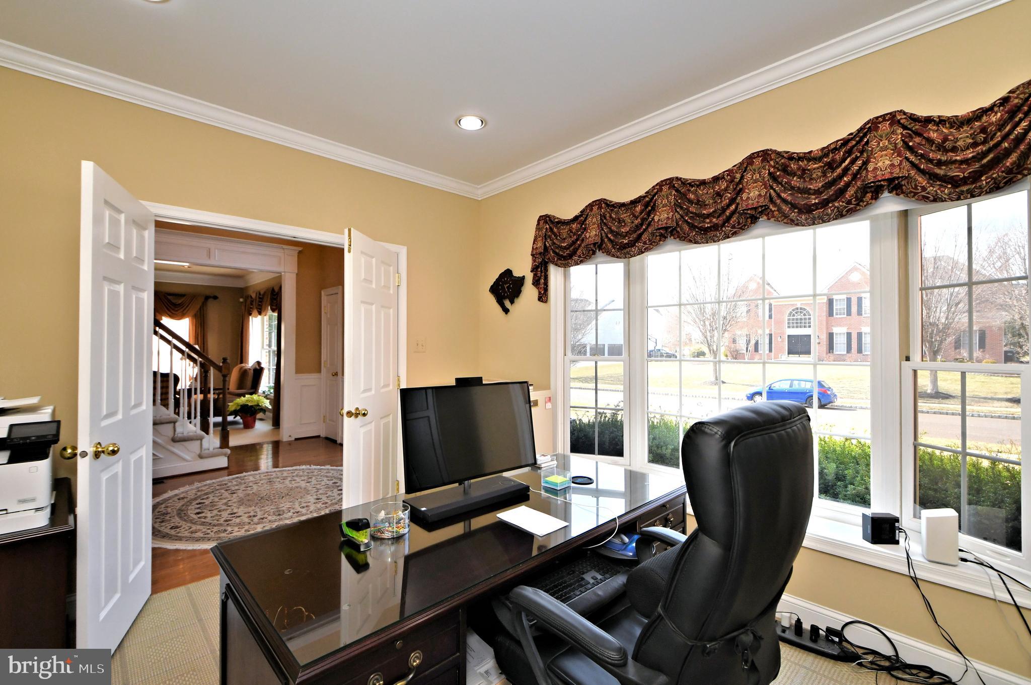 HORSHAM CHASE - Residential