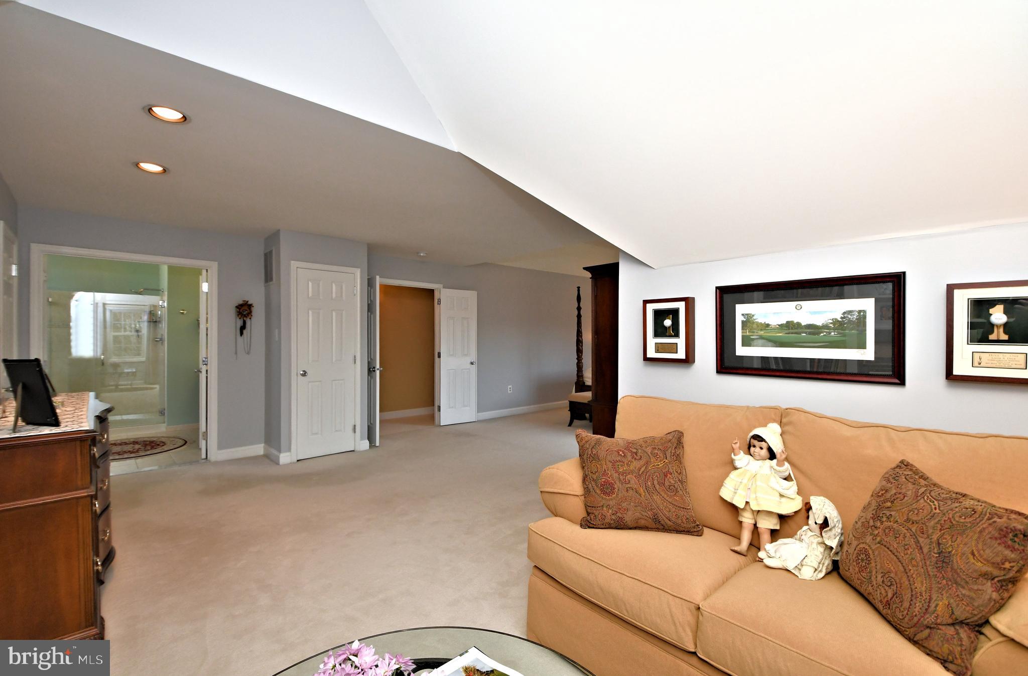 HORSHAM CHASE - Residential