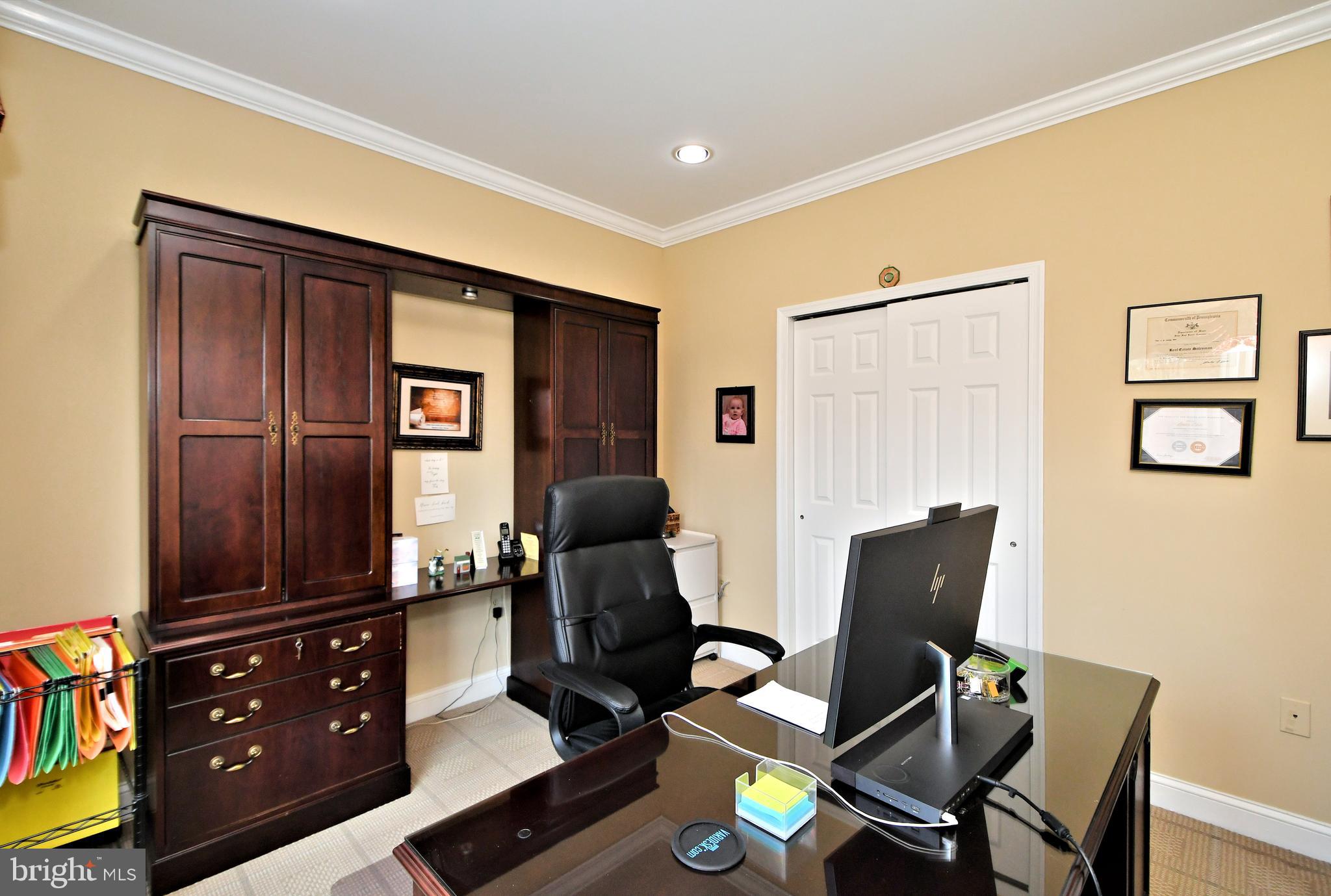 HORSHAM CHASE - Residential