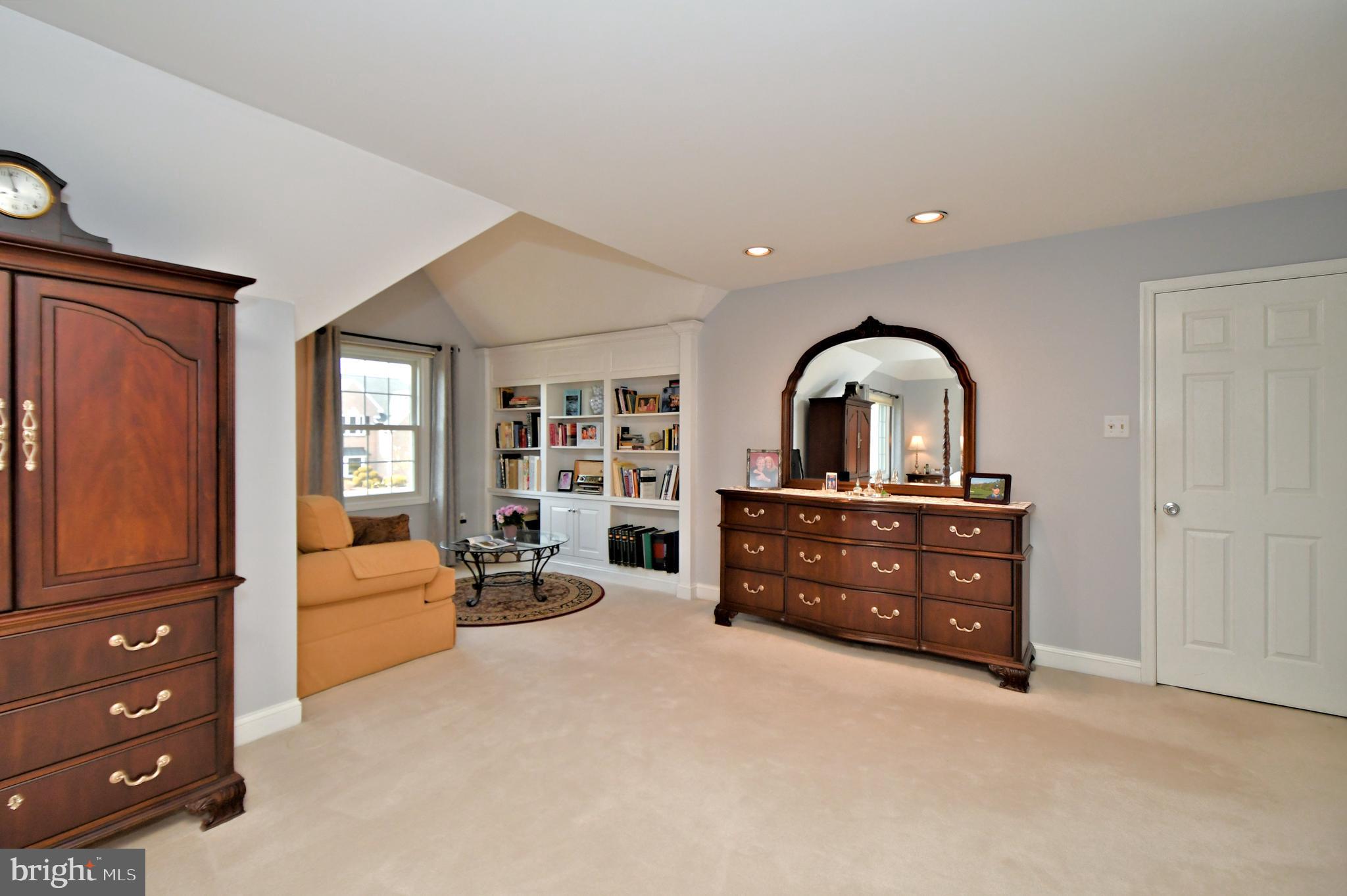 HORSHAM CHASE - Residential