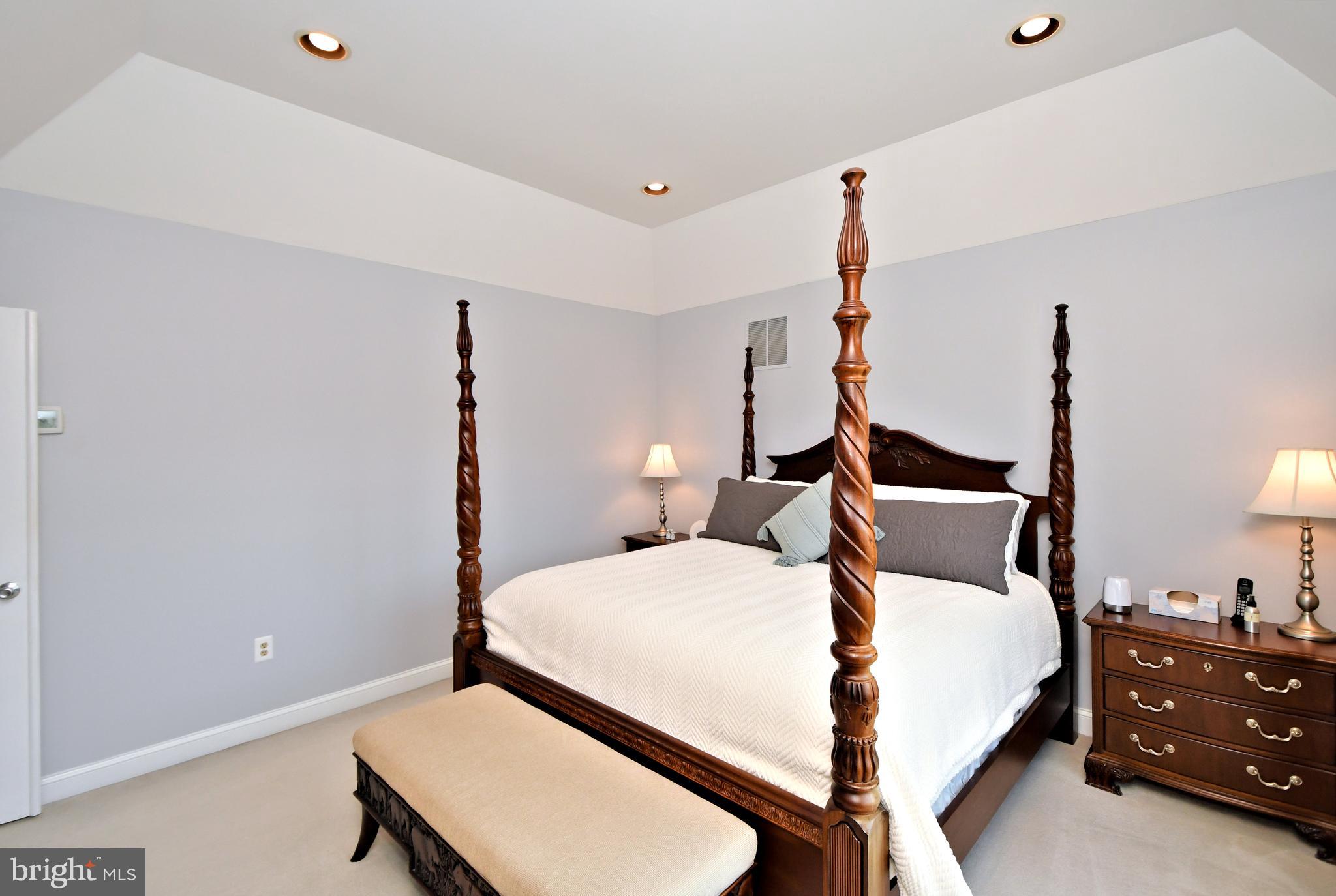 HORSHAM CHASE - Residential