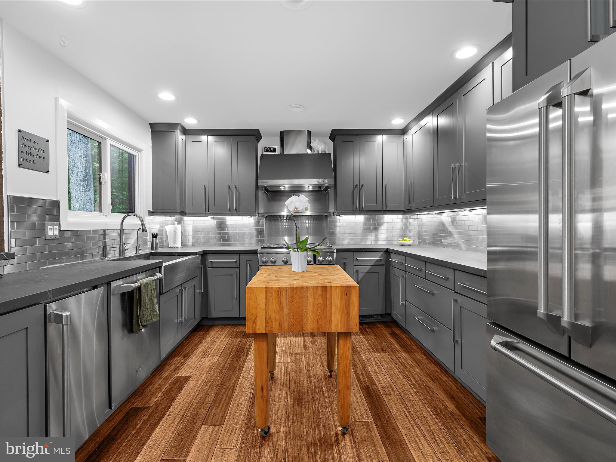 3305 BLACKBERRY LANE