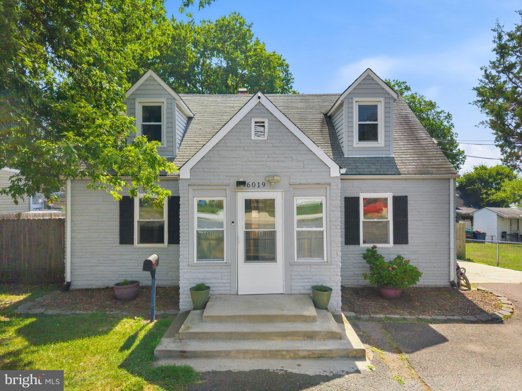 6019 N KINGS HIGHWAY