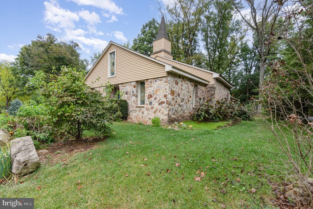 Photo of 325 W 28th Division Highway, Lititz, PA 17543 (MLS # PALA2057990)