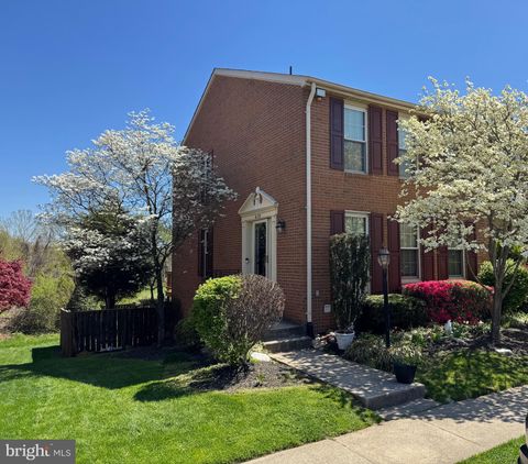 Photo of 6129 Hyacinth Drive, ALEXANDRIA, VA 22310 (MLS # VAFX2311600)