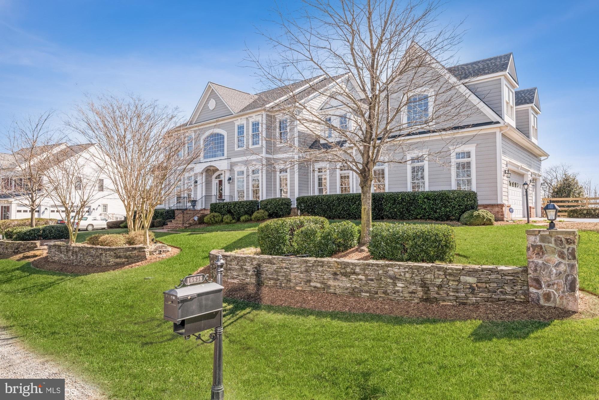 RASPBERRY FALLS - Residential