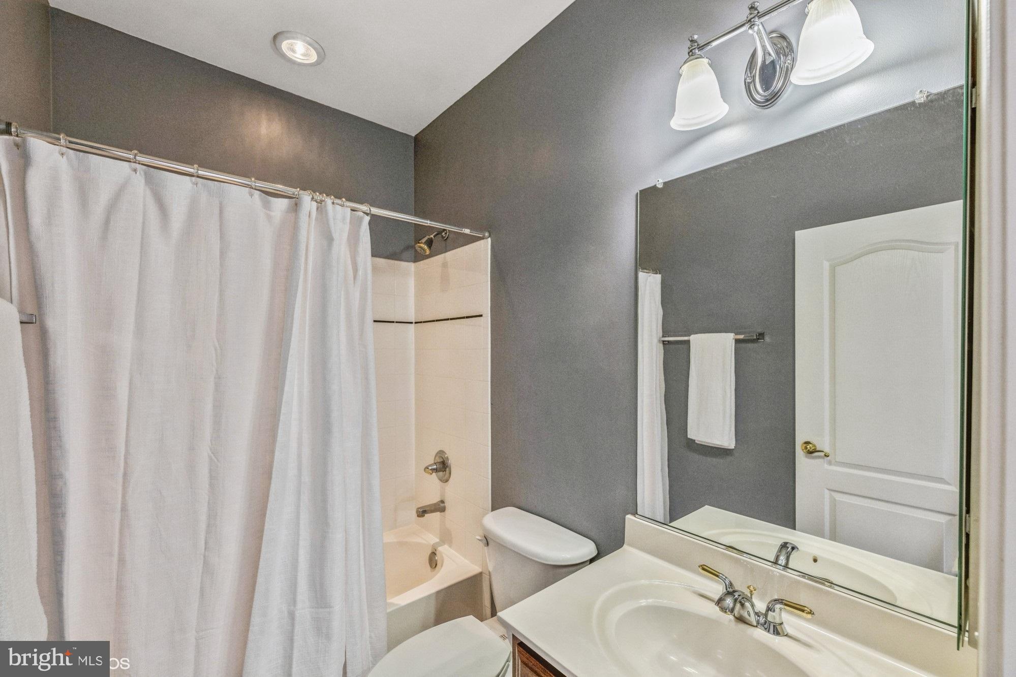 RASPBERRY FALLS - Residential