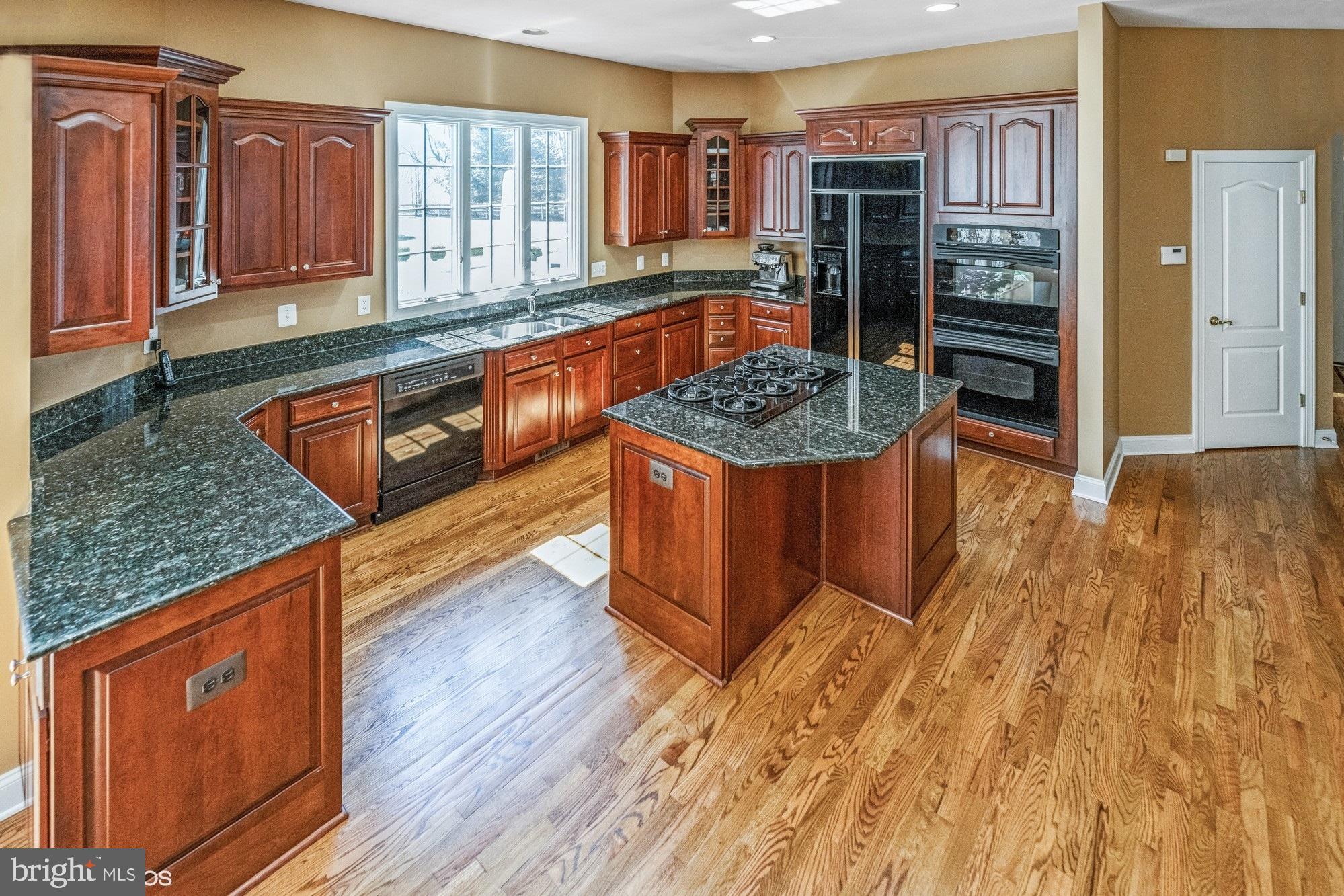 RASPBERRY FALLS - Residential