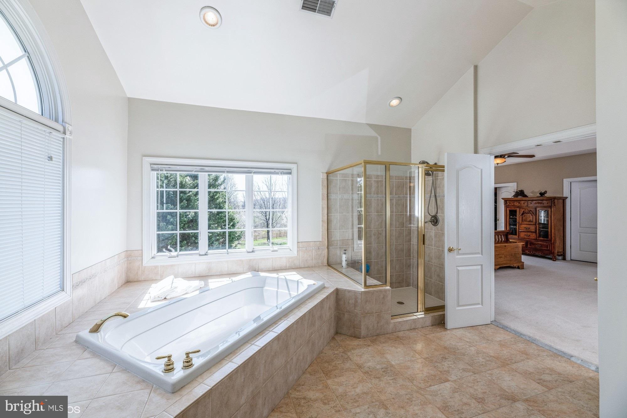 RASPBERRY FALLS - Residential