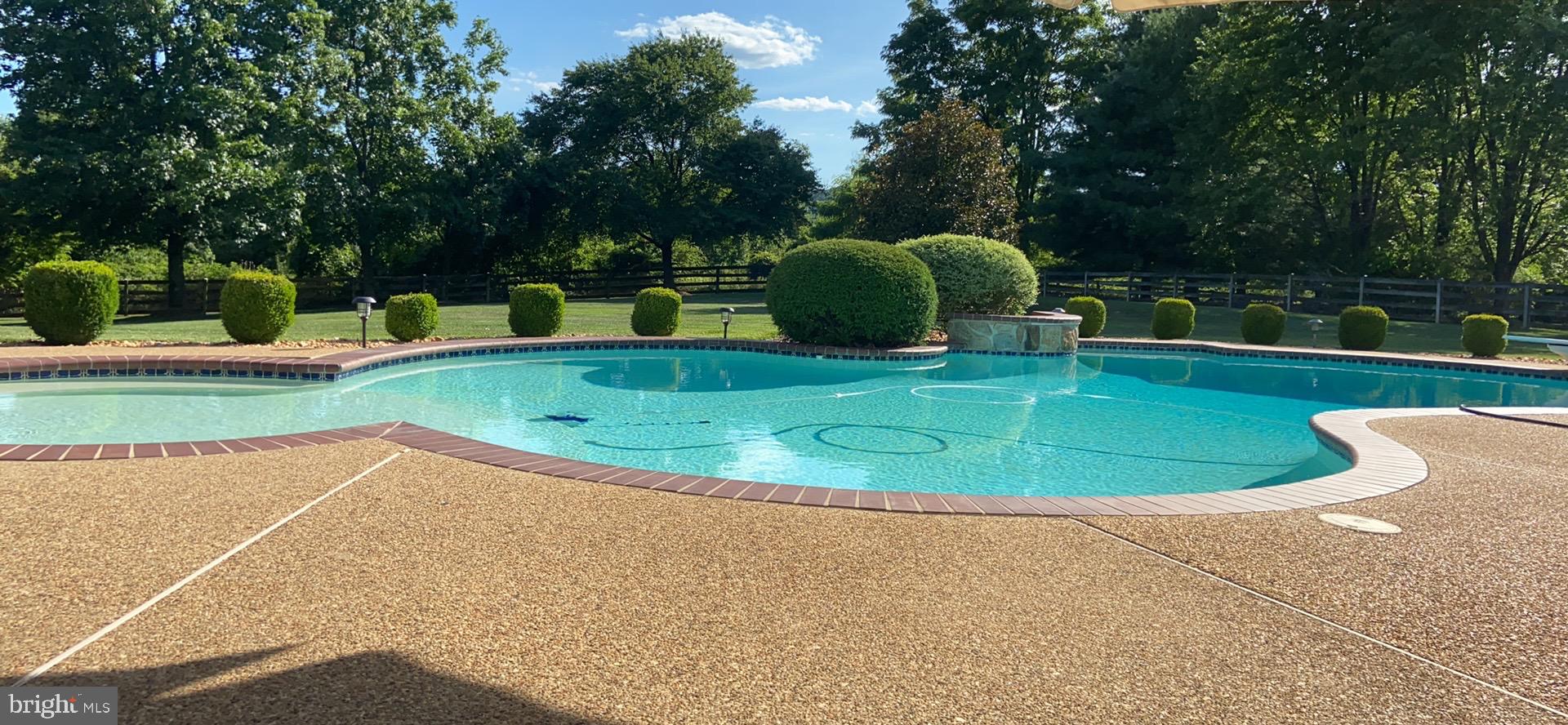 RASPBERRY FALLS - Residential