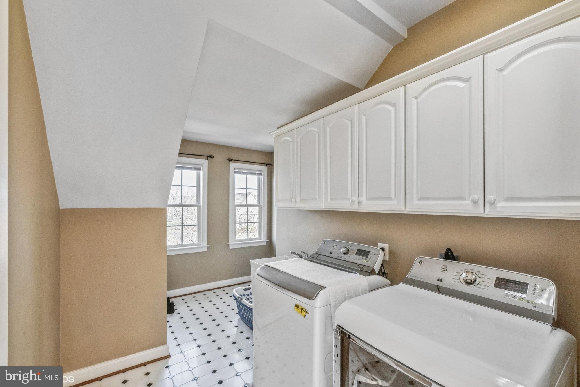 RASPBERRY FALLS - Residential