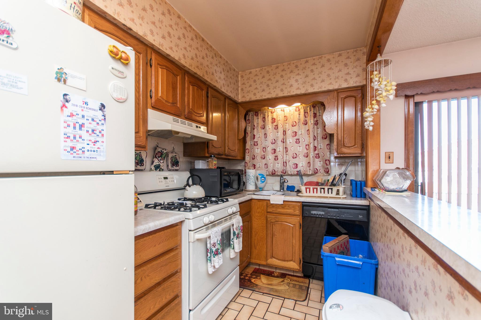 ELMWOOD PARK - Residential