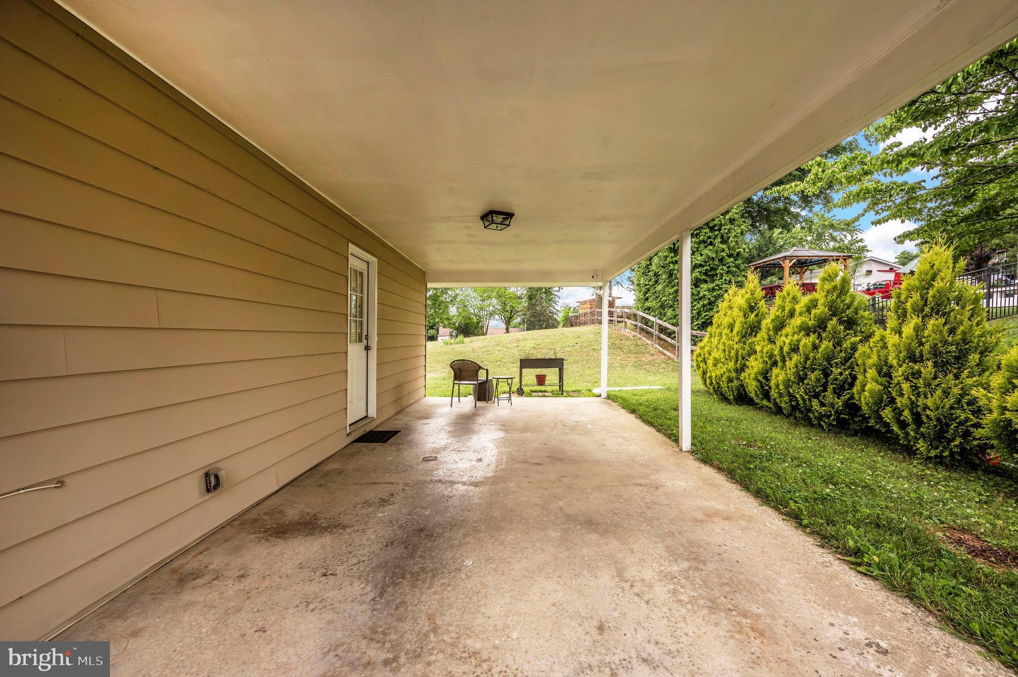 MONROVIA - Residential