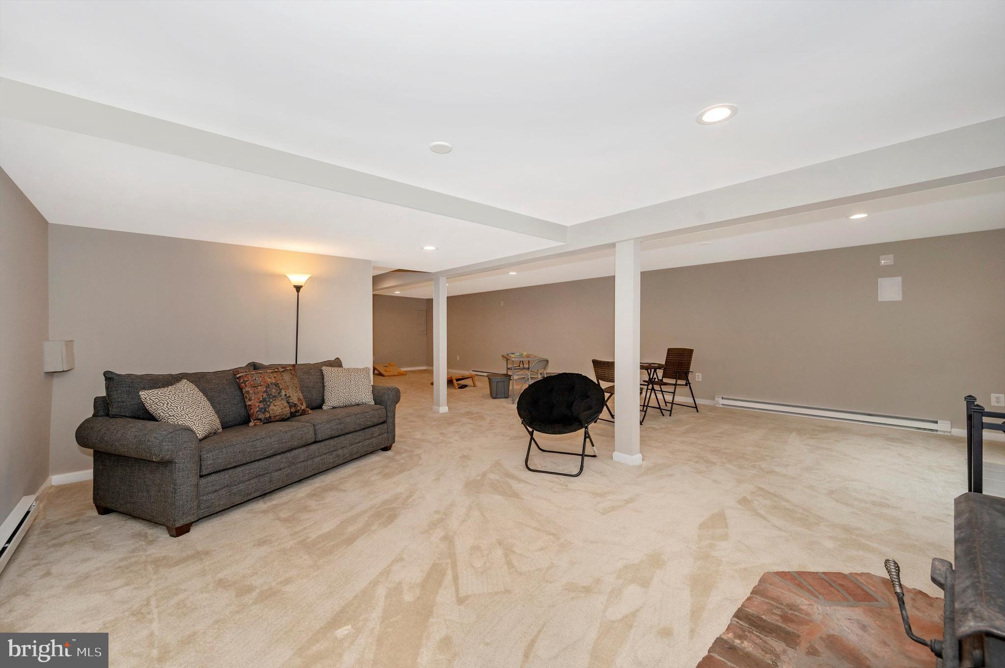 MONROVIA - Residential