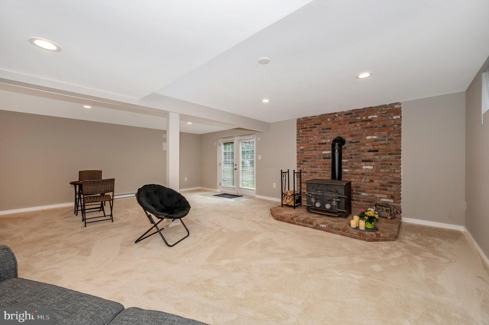 MONROVIA - Residential