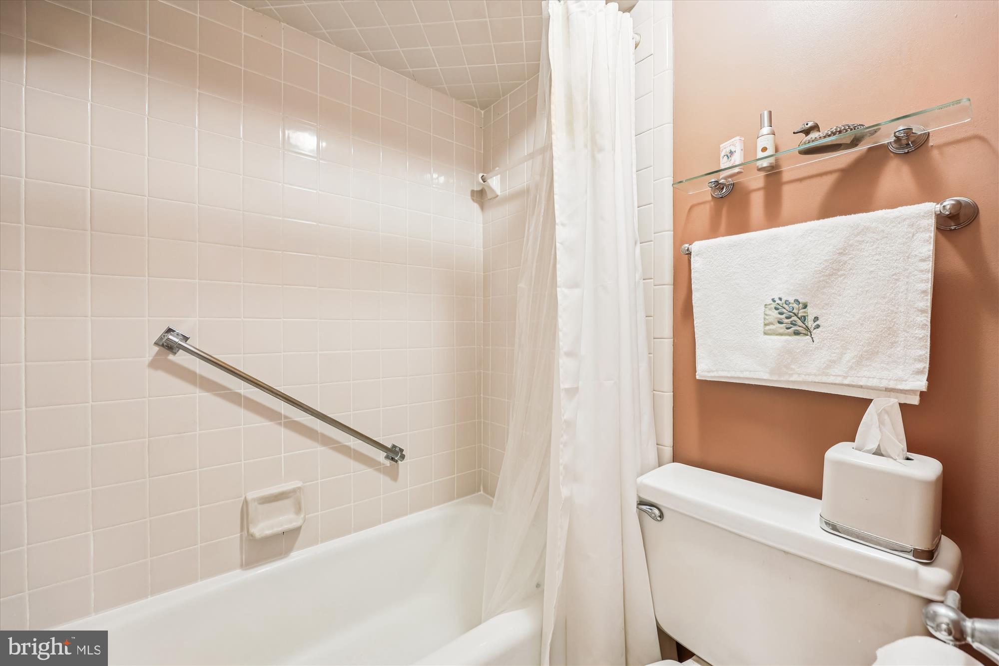 POTOMAC COMMONS - Residential