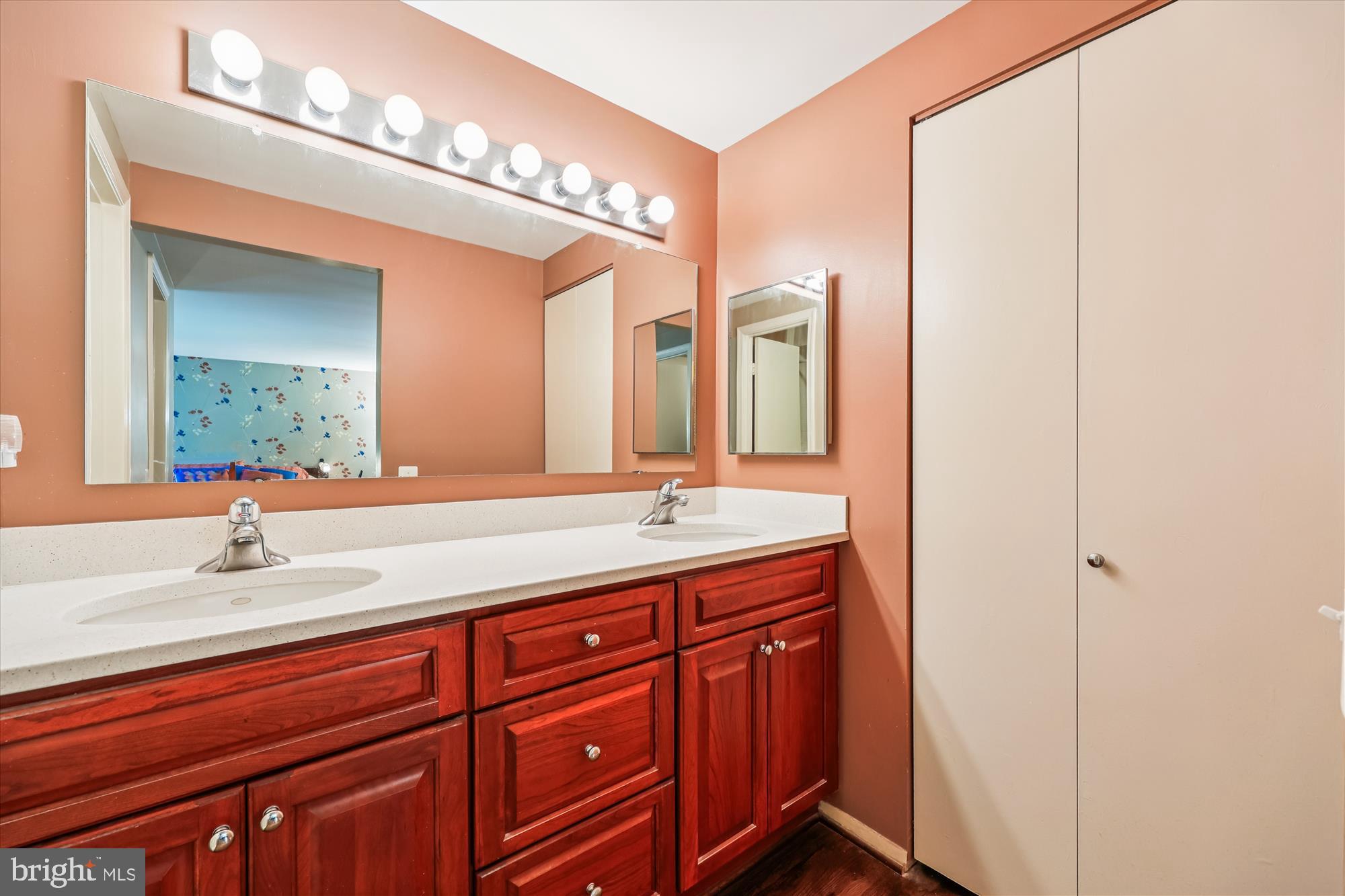 POTOMAC COMMONS - Residential