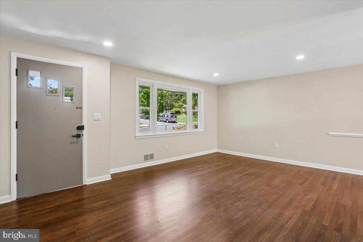KENSINGTON HEIGHTS - Residential