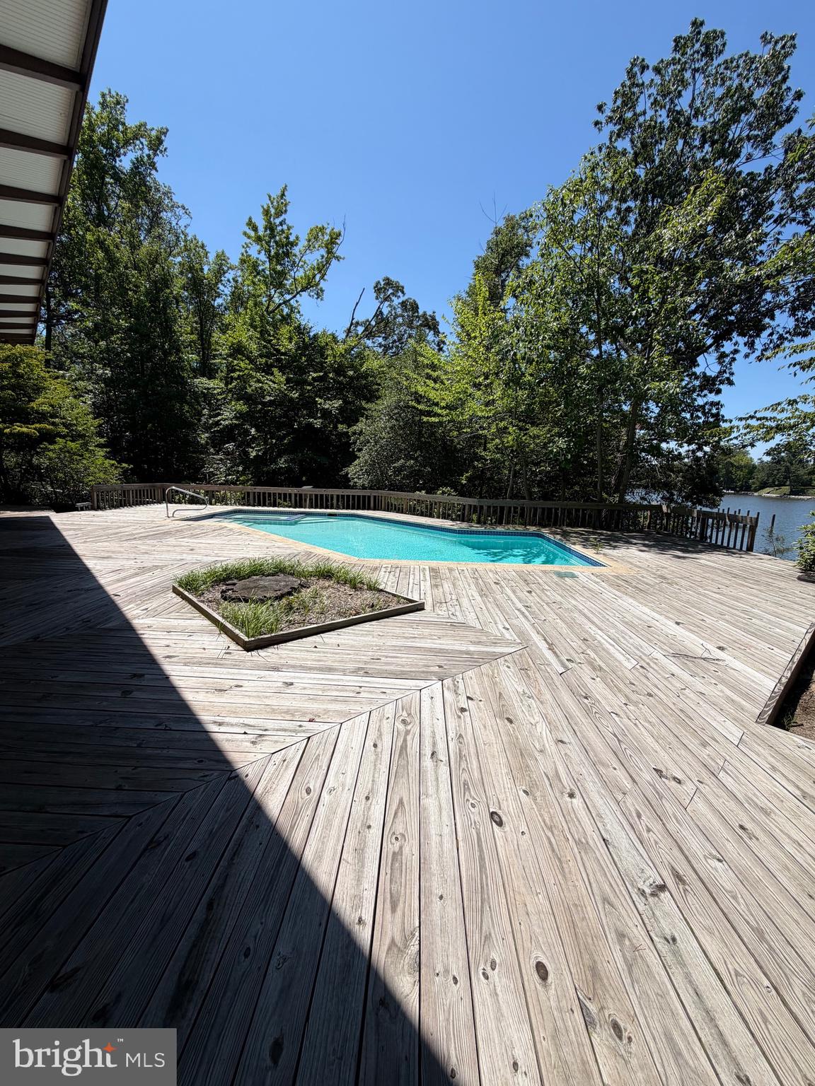 1674 HOMEWOOD LANDING ROAD