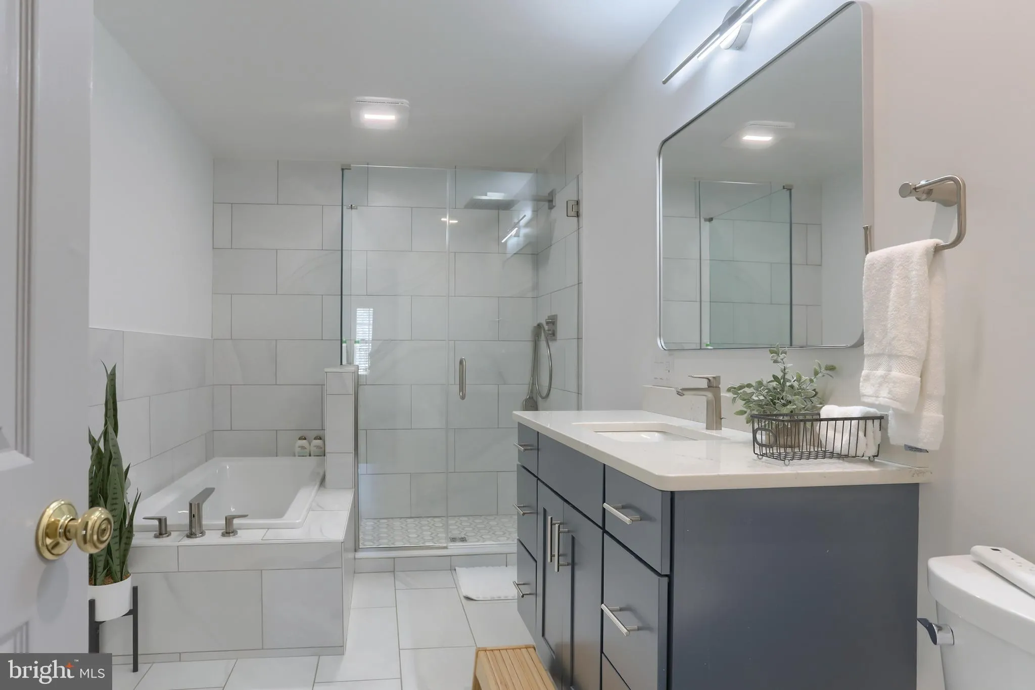 Hummelstown, Pennsylvania 17036, United States, 3 Bedrooms Bedrooms, ,4 BathroomsBathrooms,Residential,Pending,90432