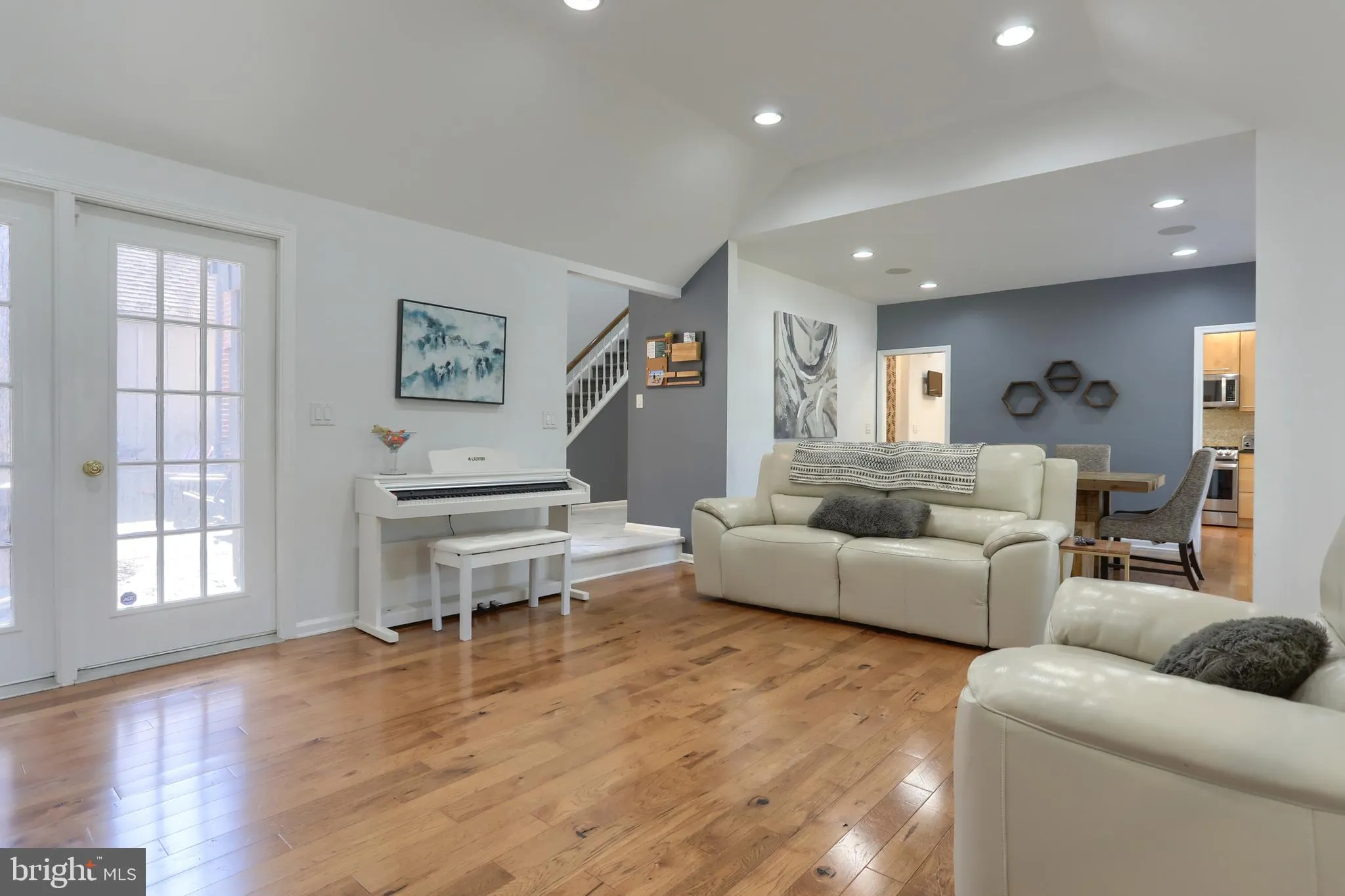 Hummelstown, Pennsylvania 17036, United States, 3 Bedrooms Bedrooms, ,4 BathroomsBathrooms,Residential,Pending,90432