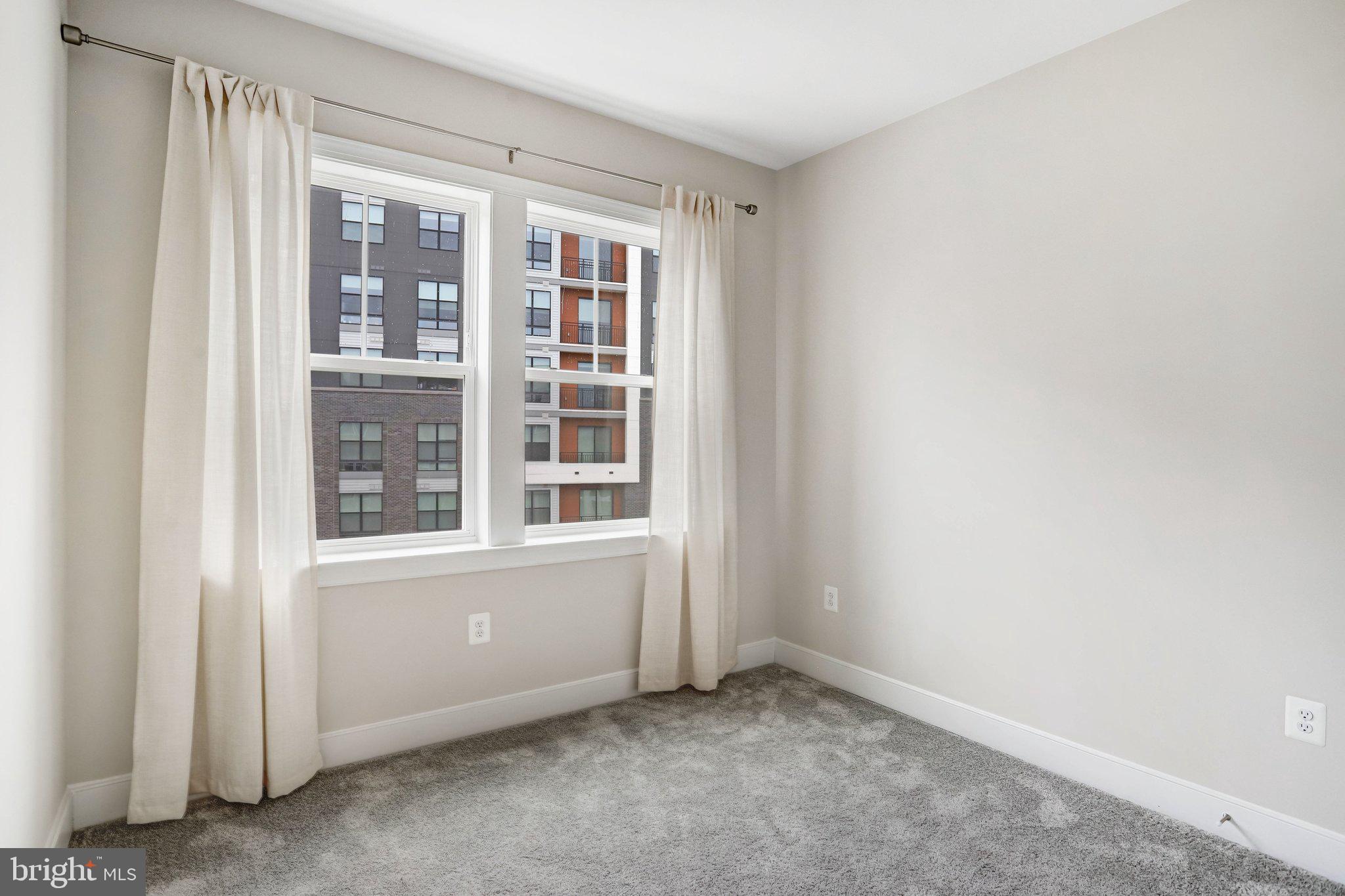 CROWN FARM - Residential