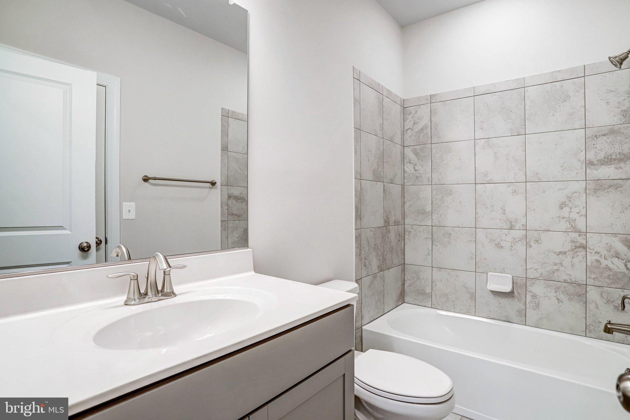 CROWN FARM - Residential