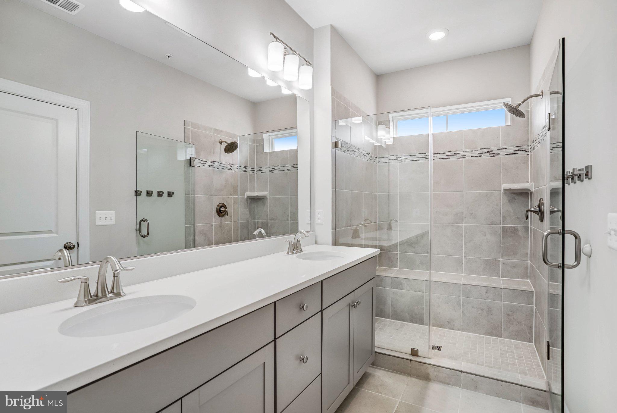 CROWN FARM - Residential