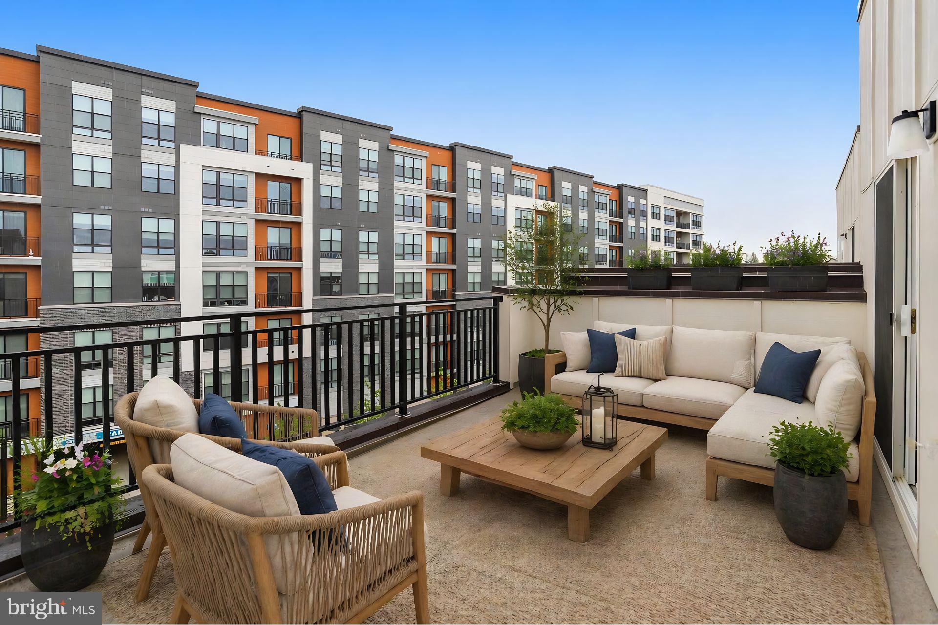 CROWN FARM - Residential