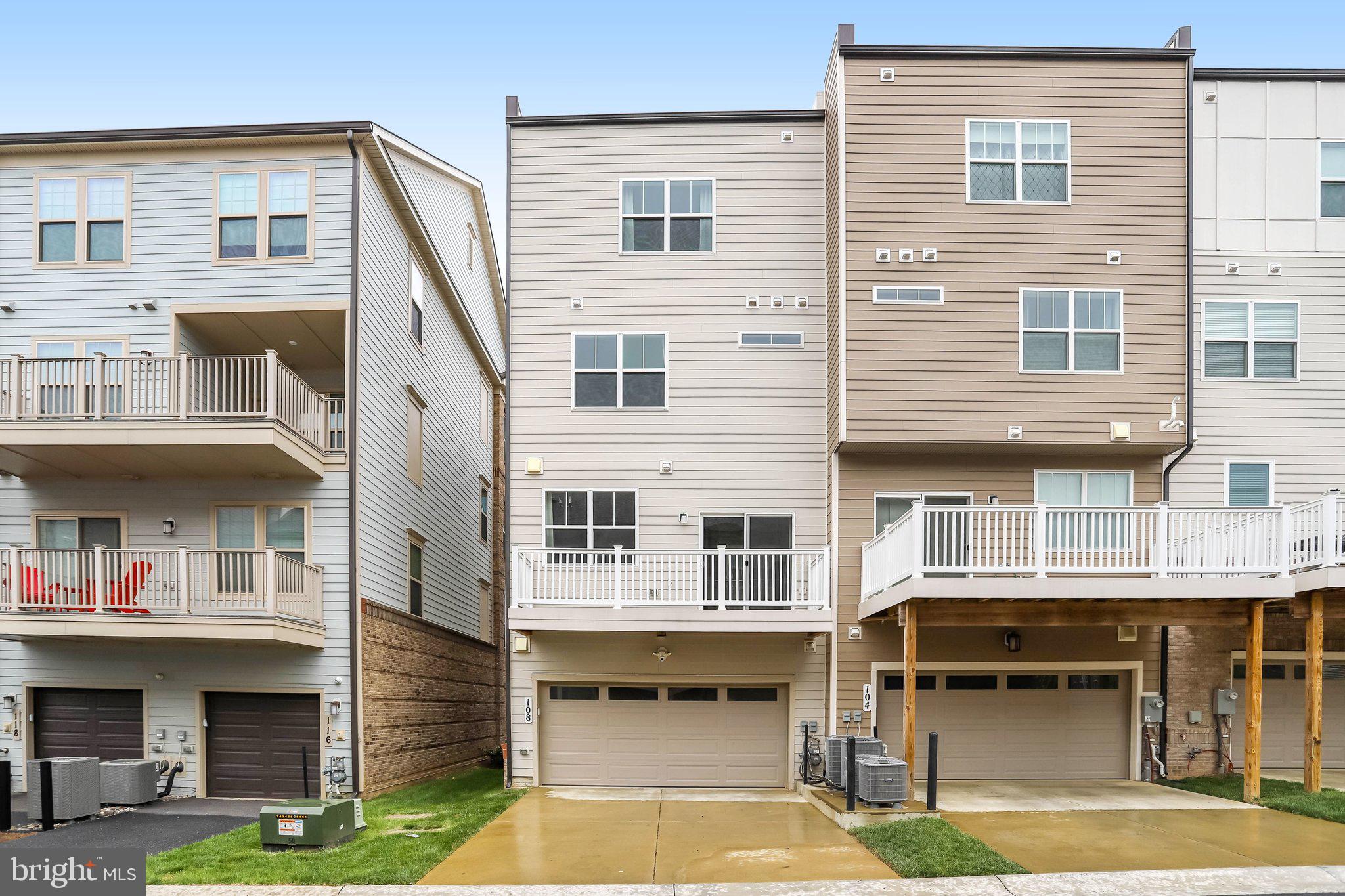 CROWN FARM - Residential