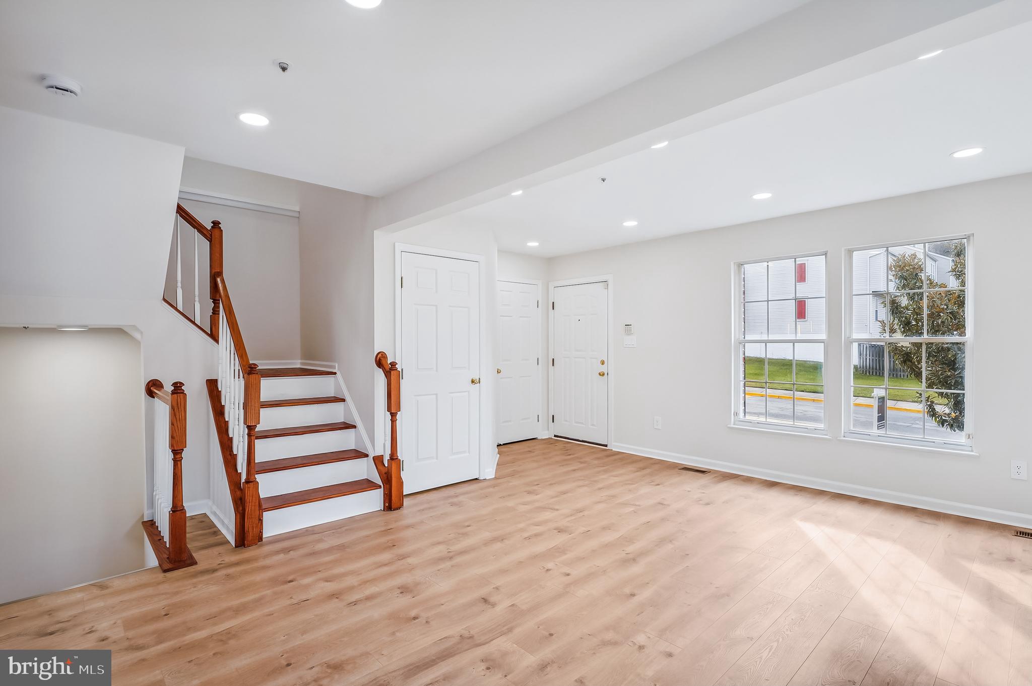 HILLCREST TOWNE - Residential