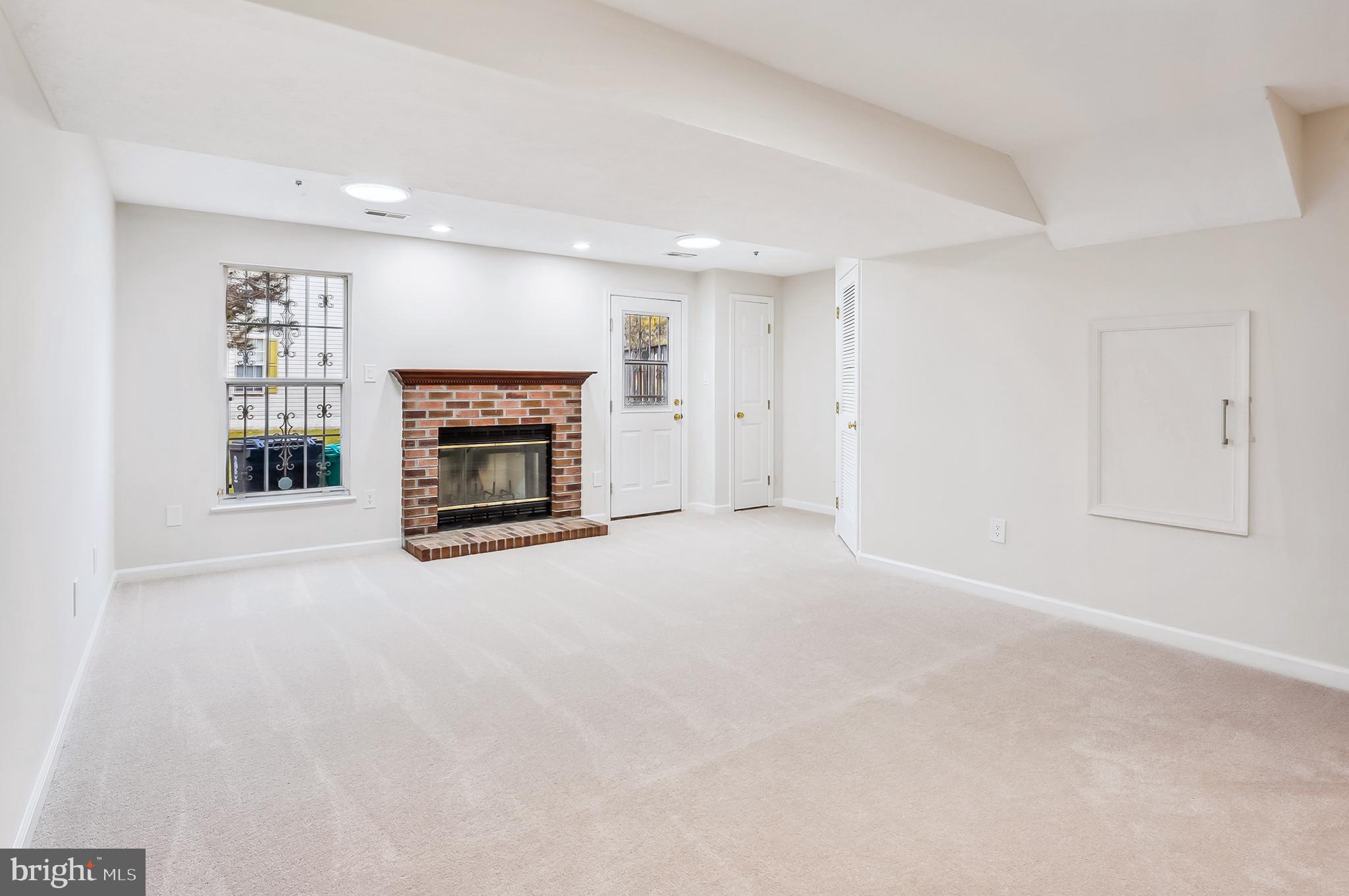 HILLCREST TOWNE - Residential