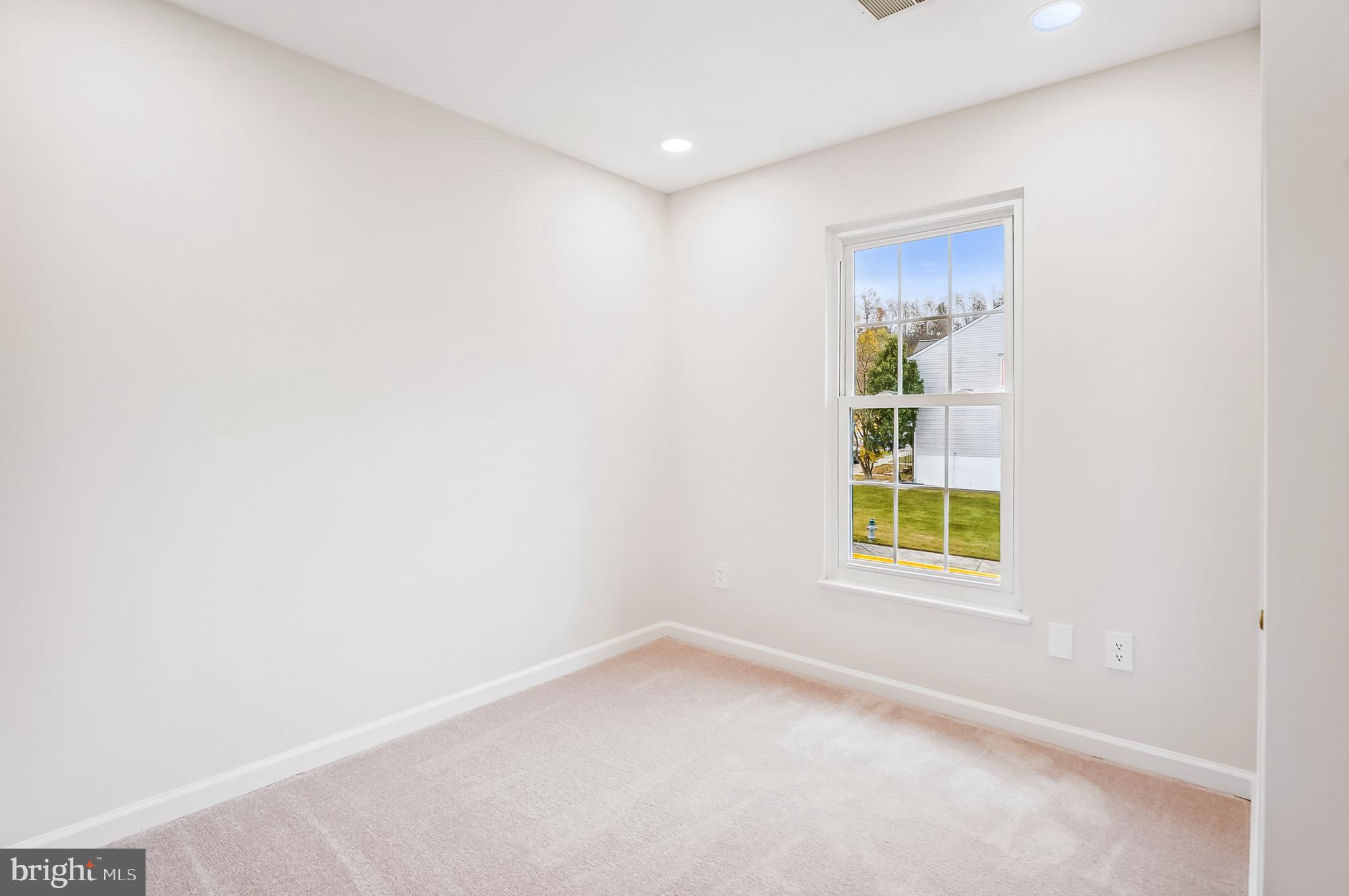 HILLCREST TOWNE - Residential