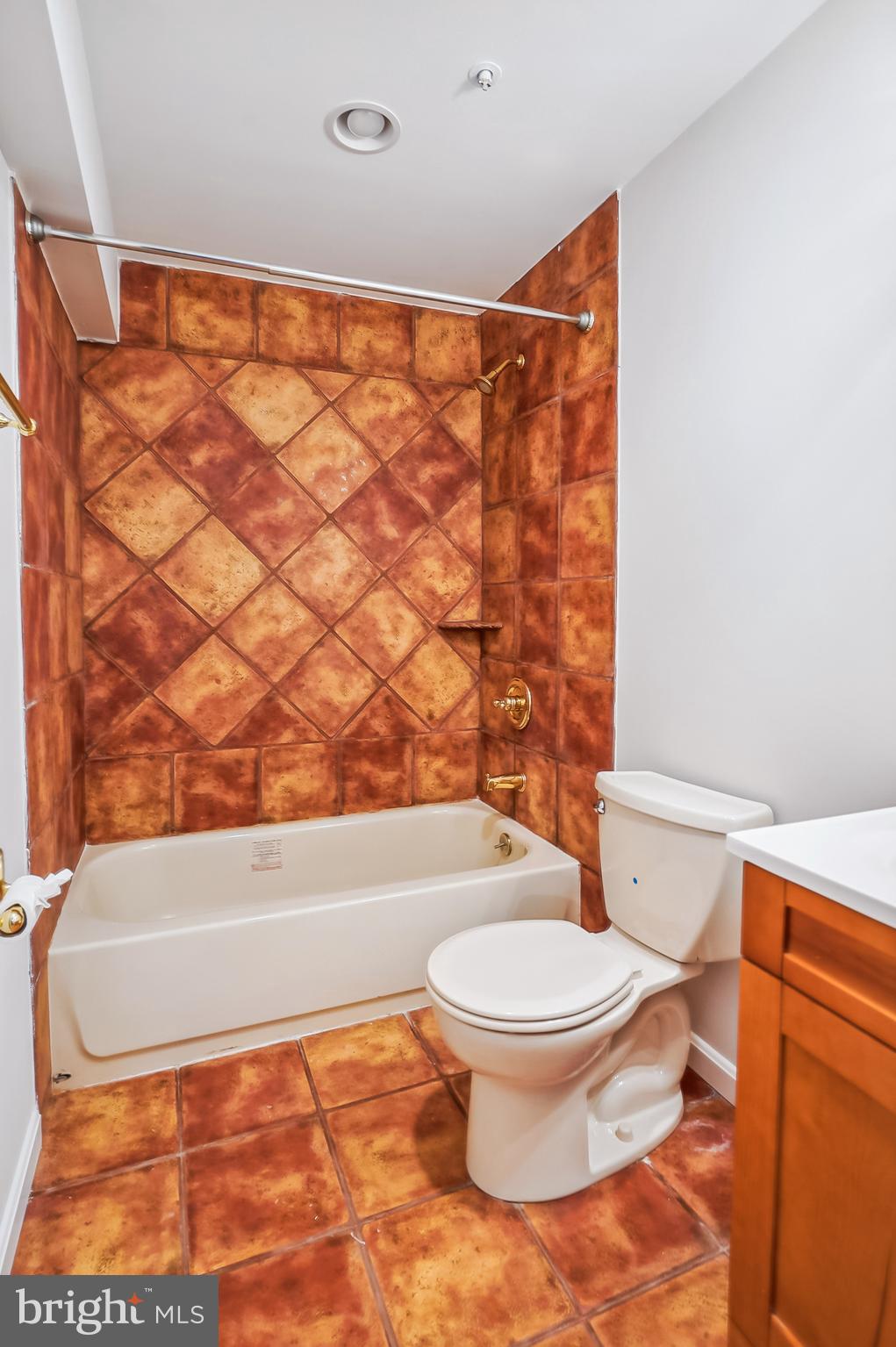 HILLCREST TOWNE - Residential