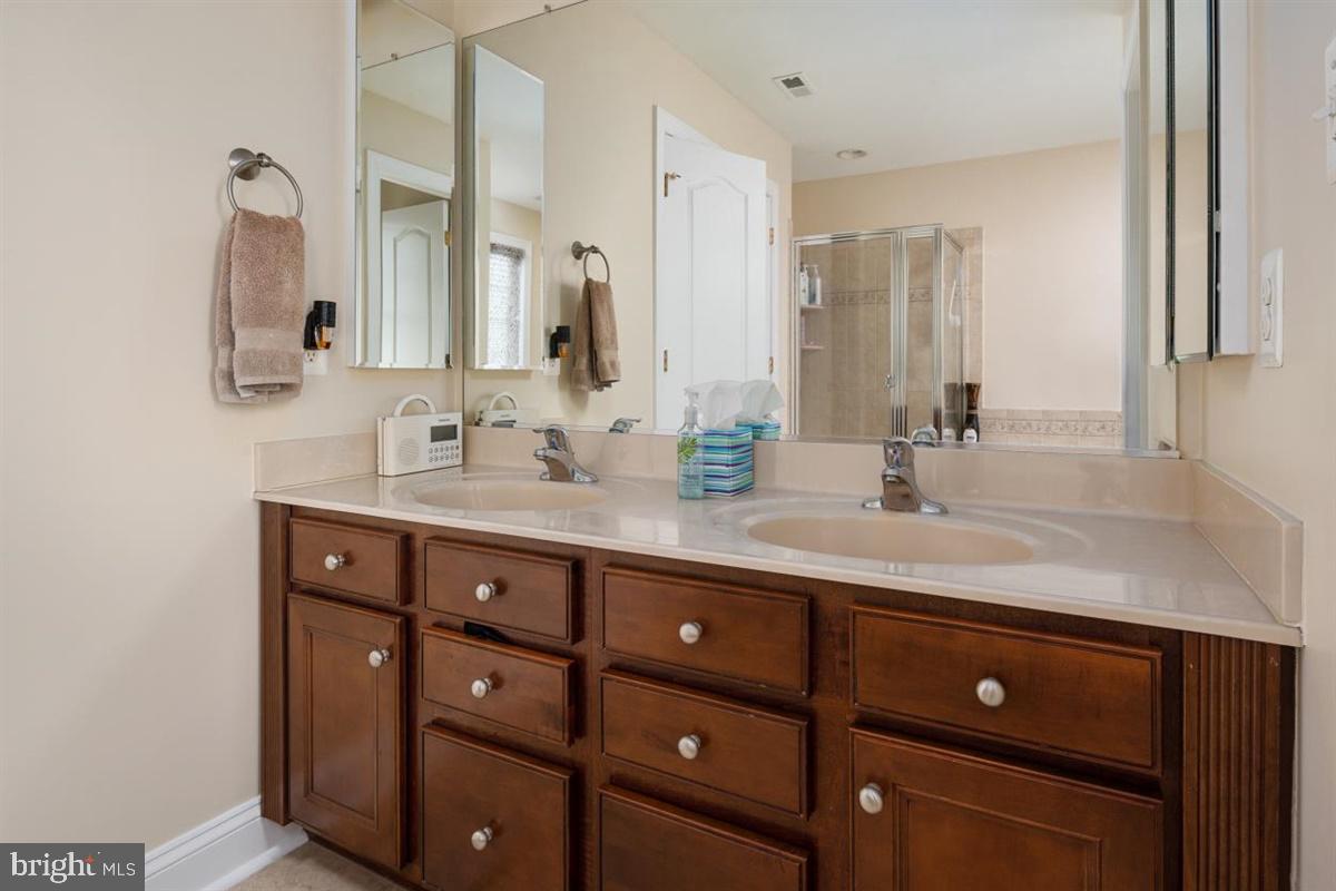 NORTH BROOK - Residential