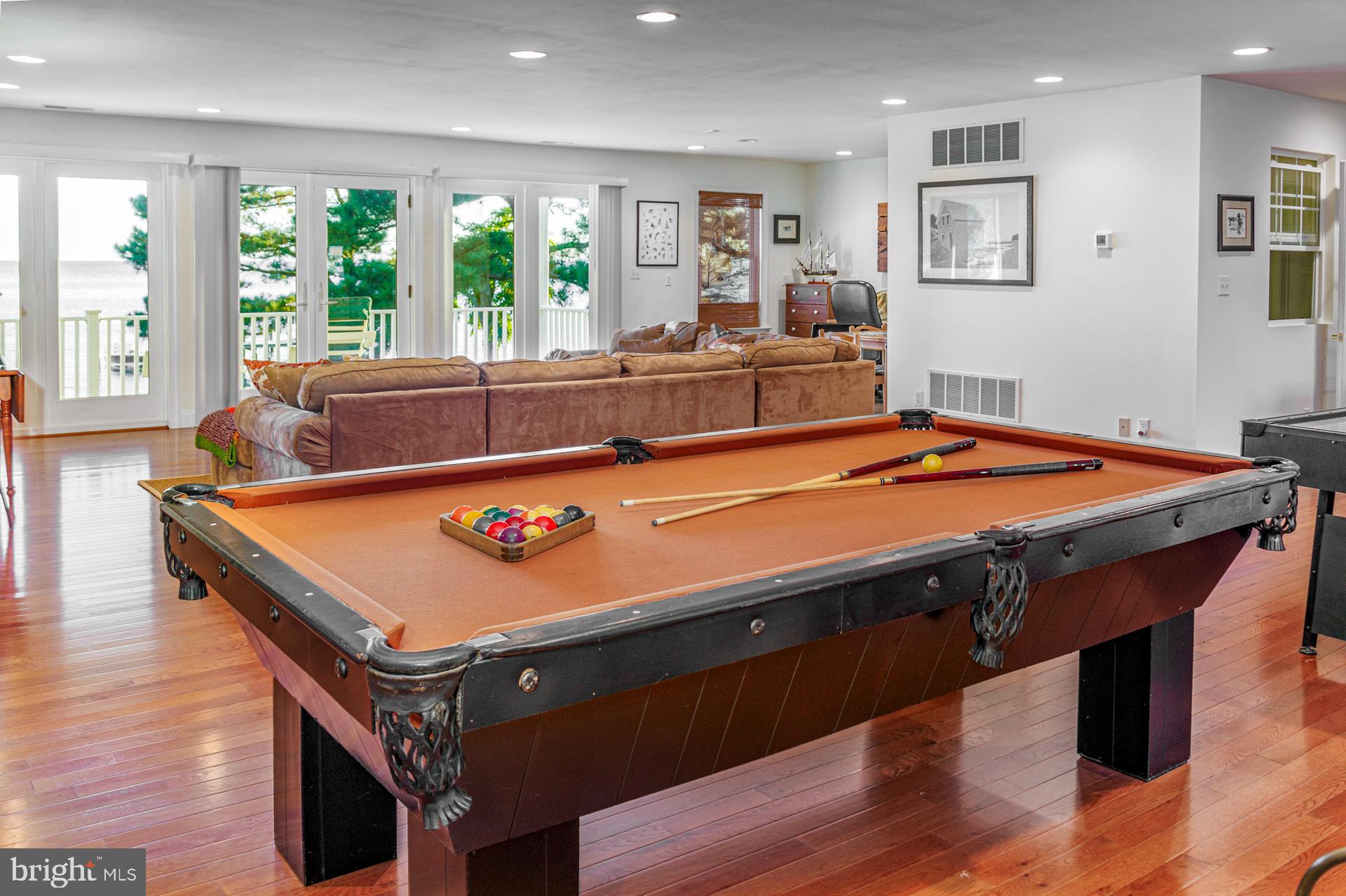 ROYAL OAK - Residential