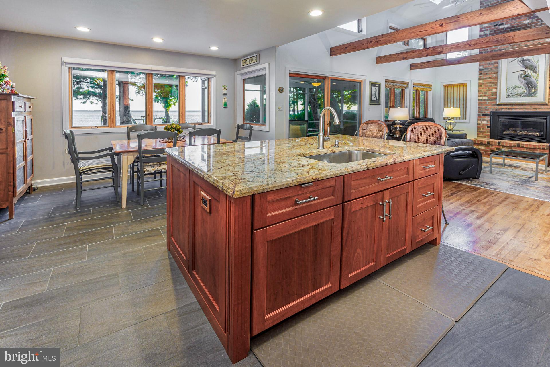 ROYAL OAK - Residential