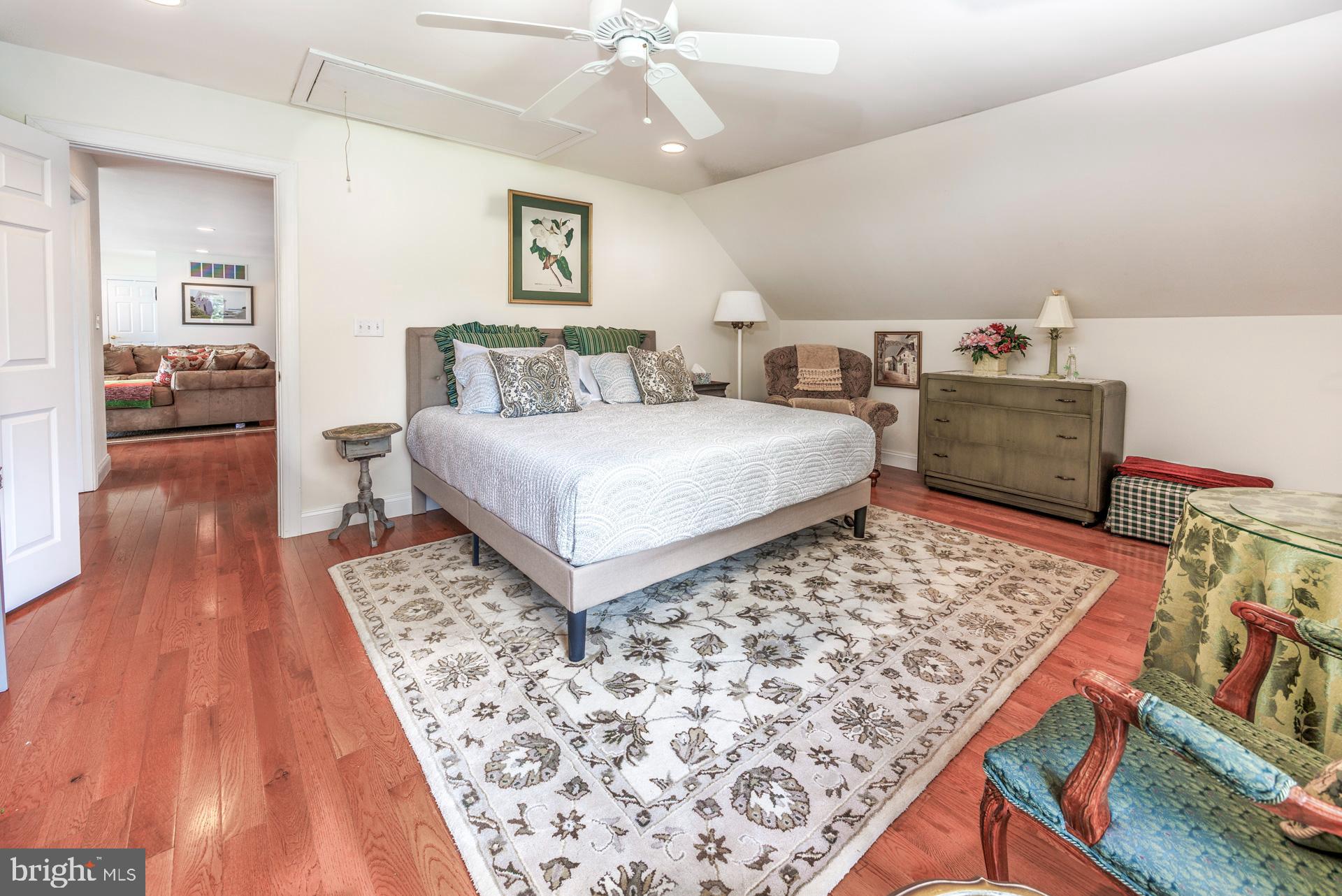 ROYAL OAK - Residential