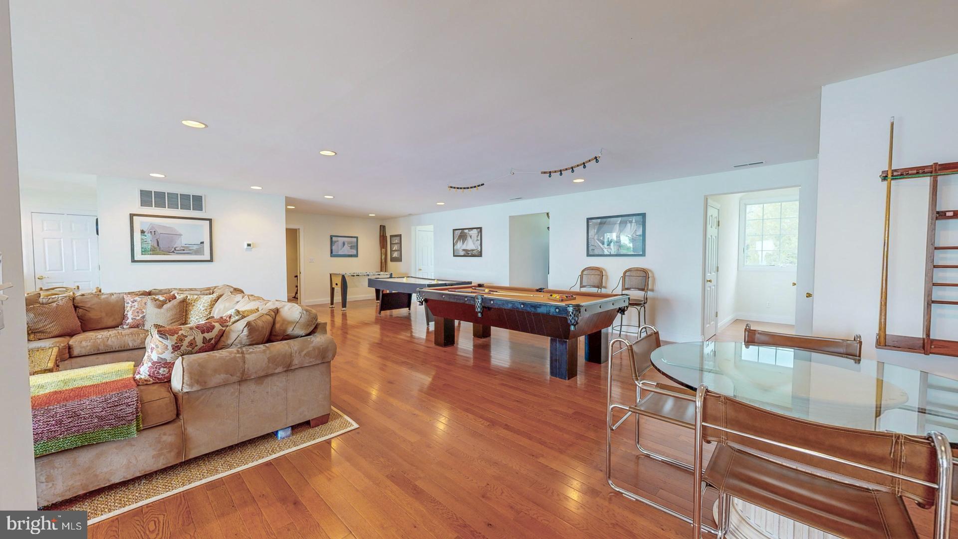 ROYAL OAK - Residential