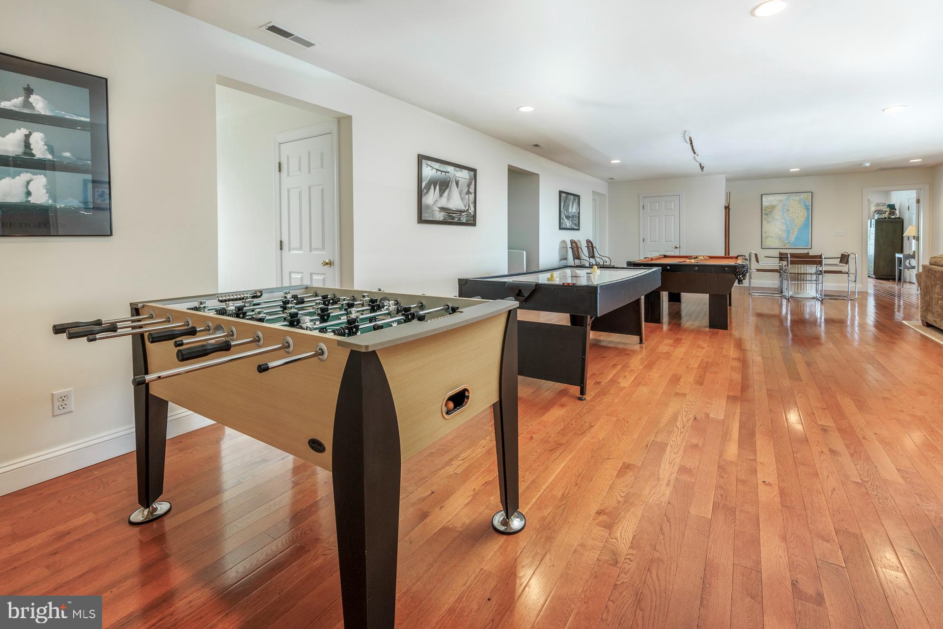 ROYAL OAK - Residential