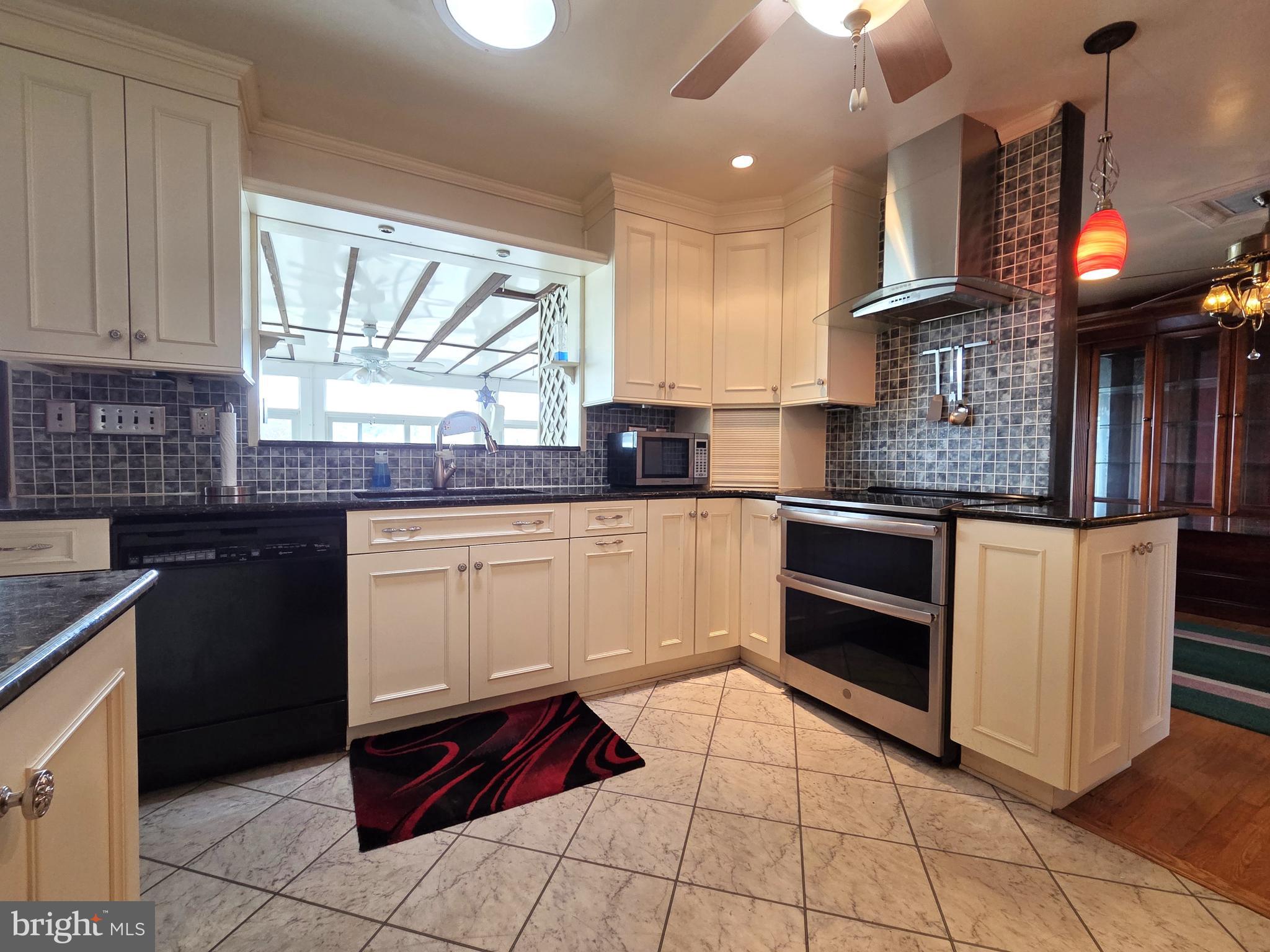 JARRETTSVILLE - Residential