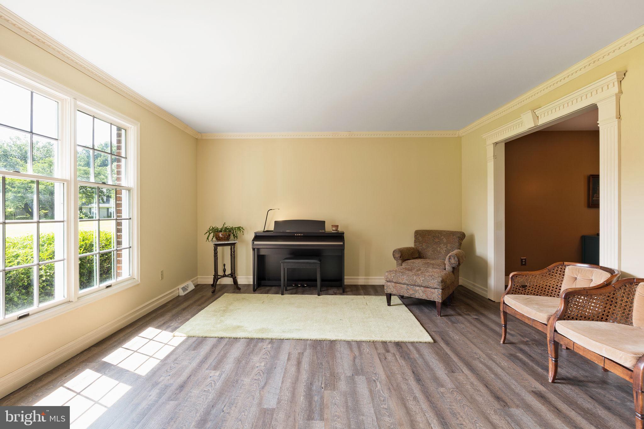 201 WILLOW WAY