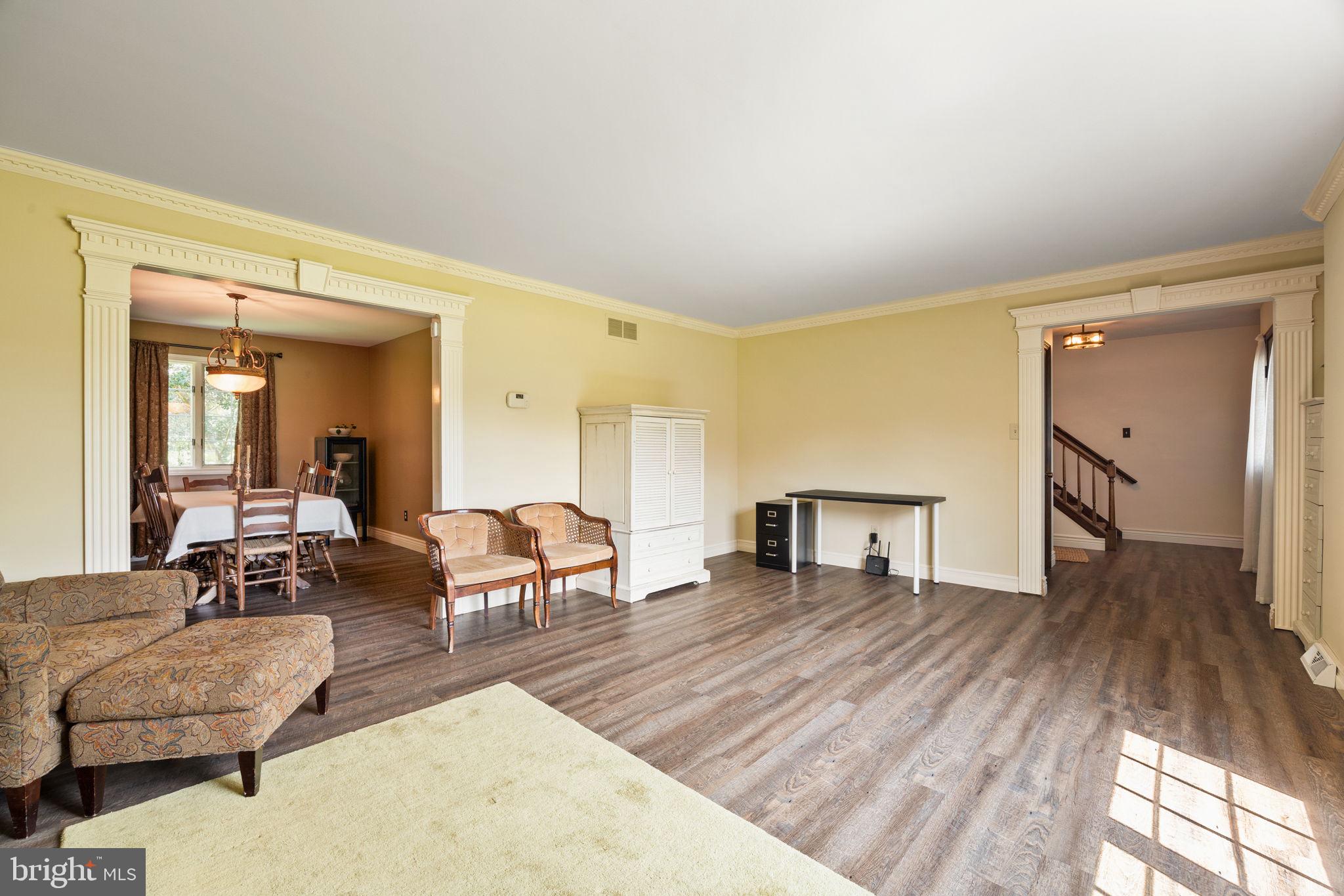 201 WILLOW WAY