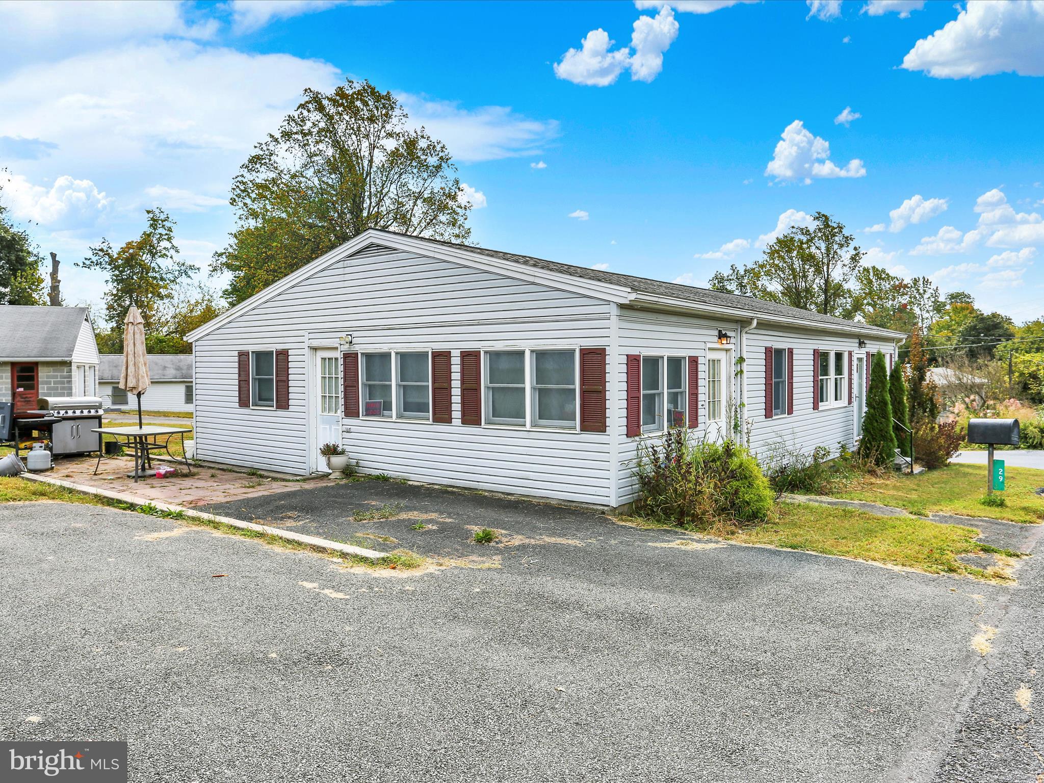 29 ELM AVENUE