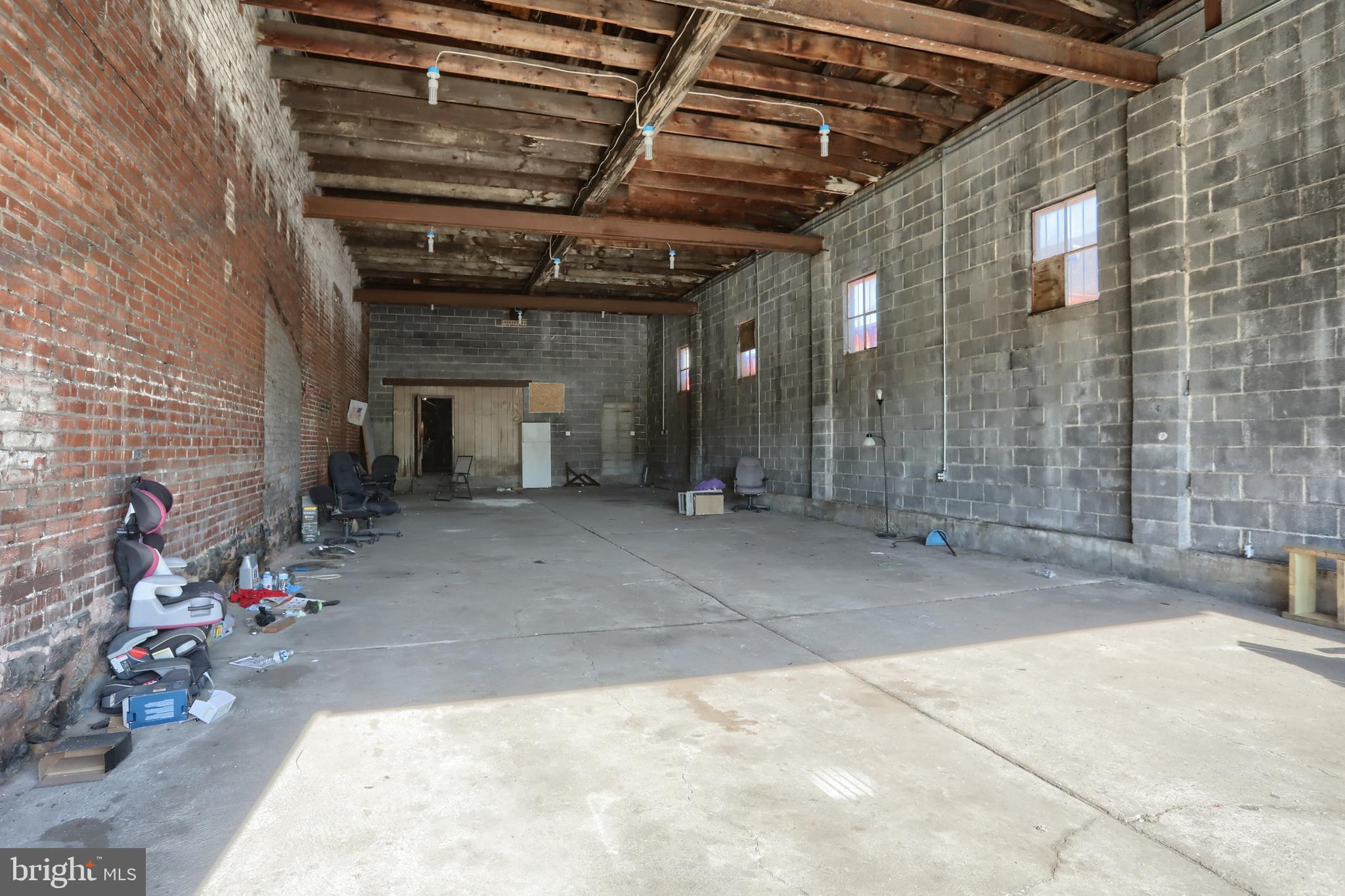 211 N 8TH STREET